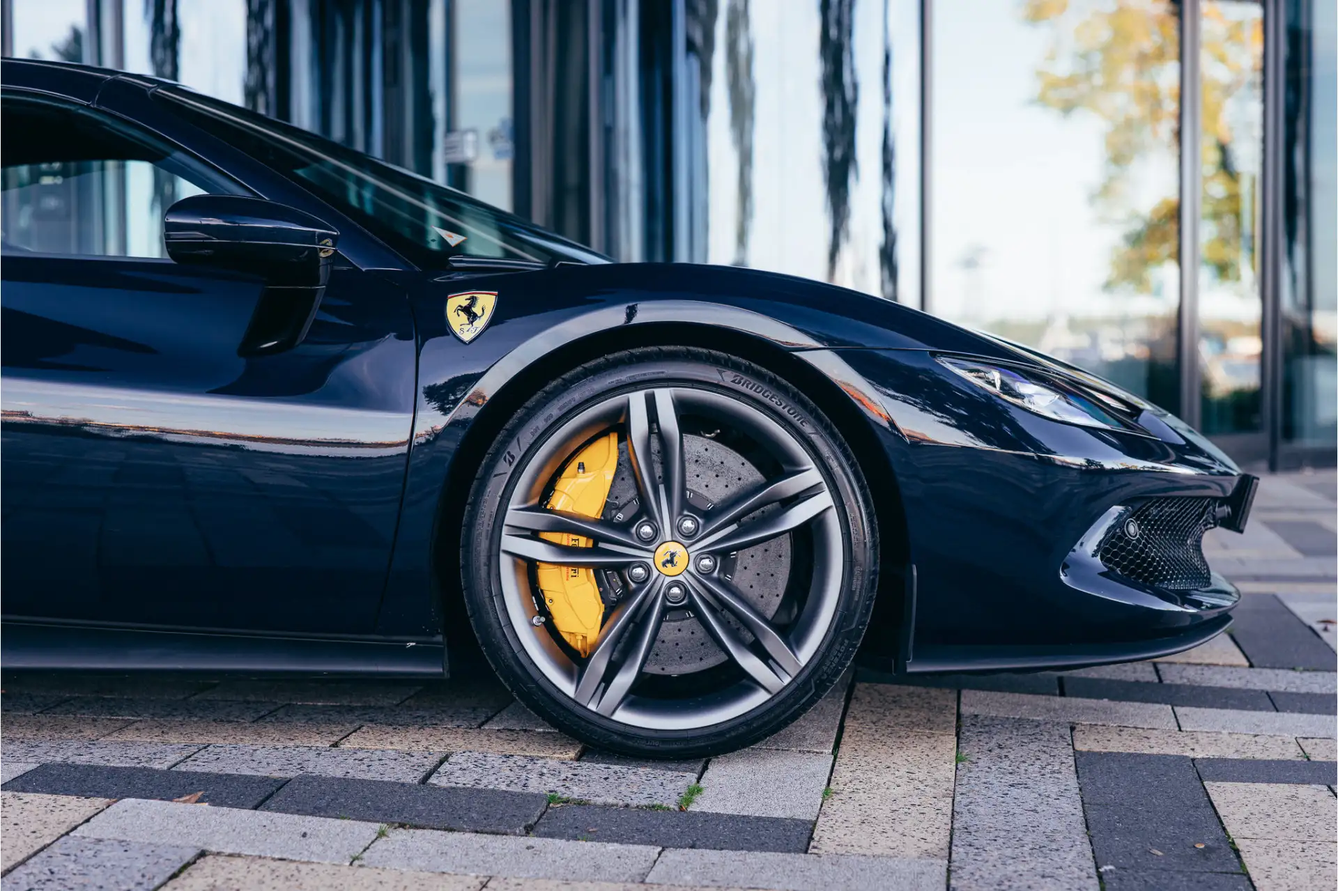 페라리 296 GTS 2025 네이비 사진 3