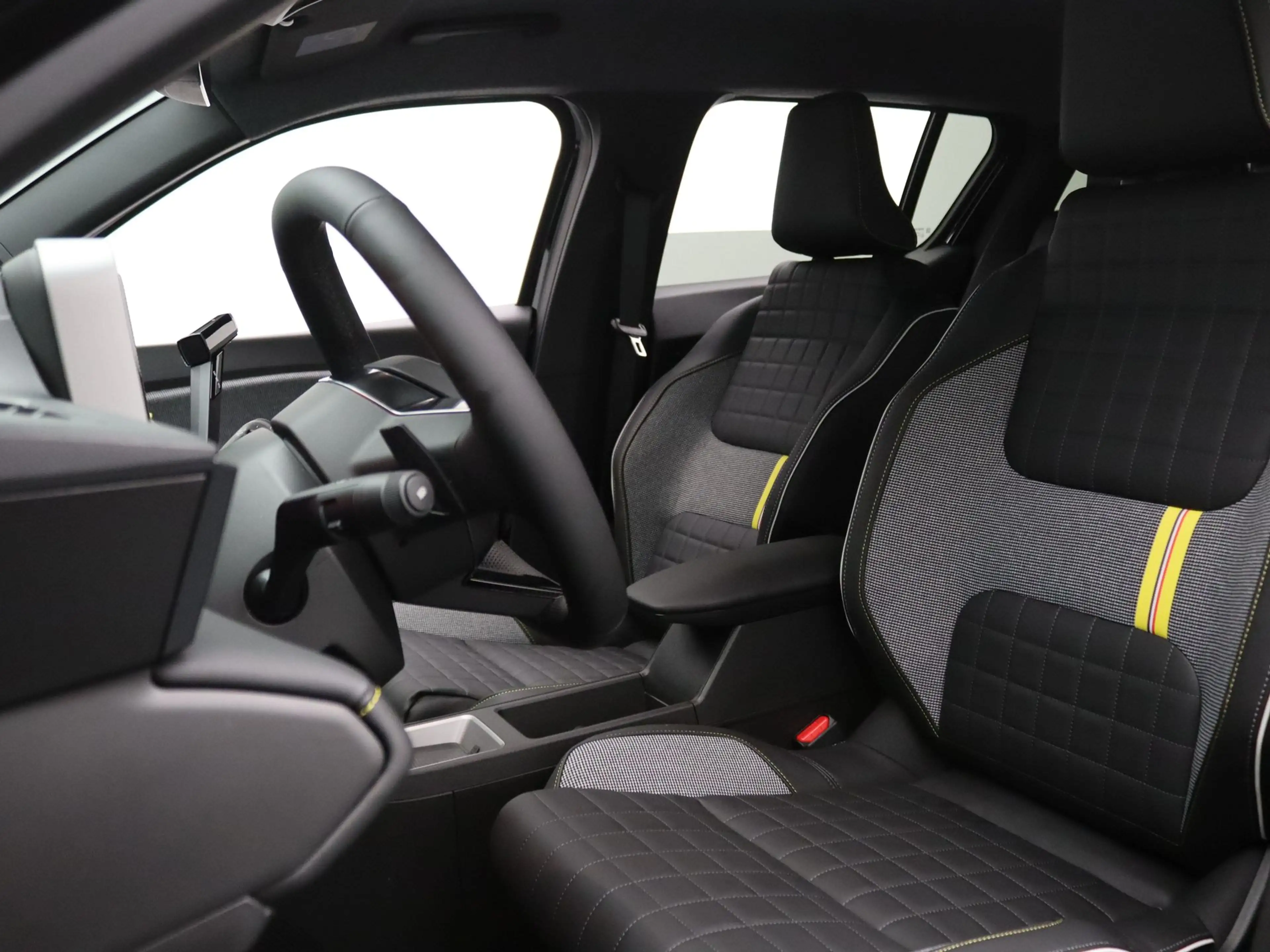 Renault R 4 comfort range iconic 52 kWh Harman Kardon | Camera — photo 4