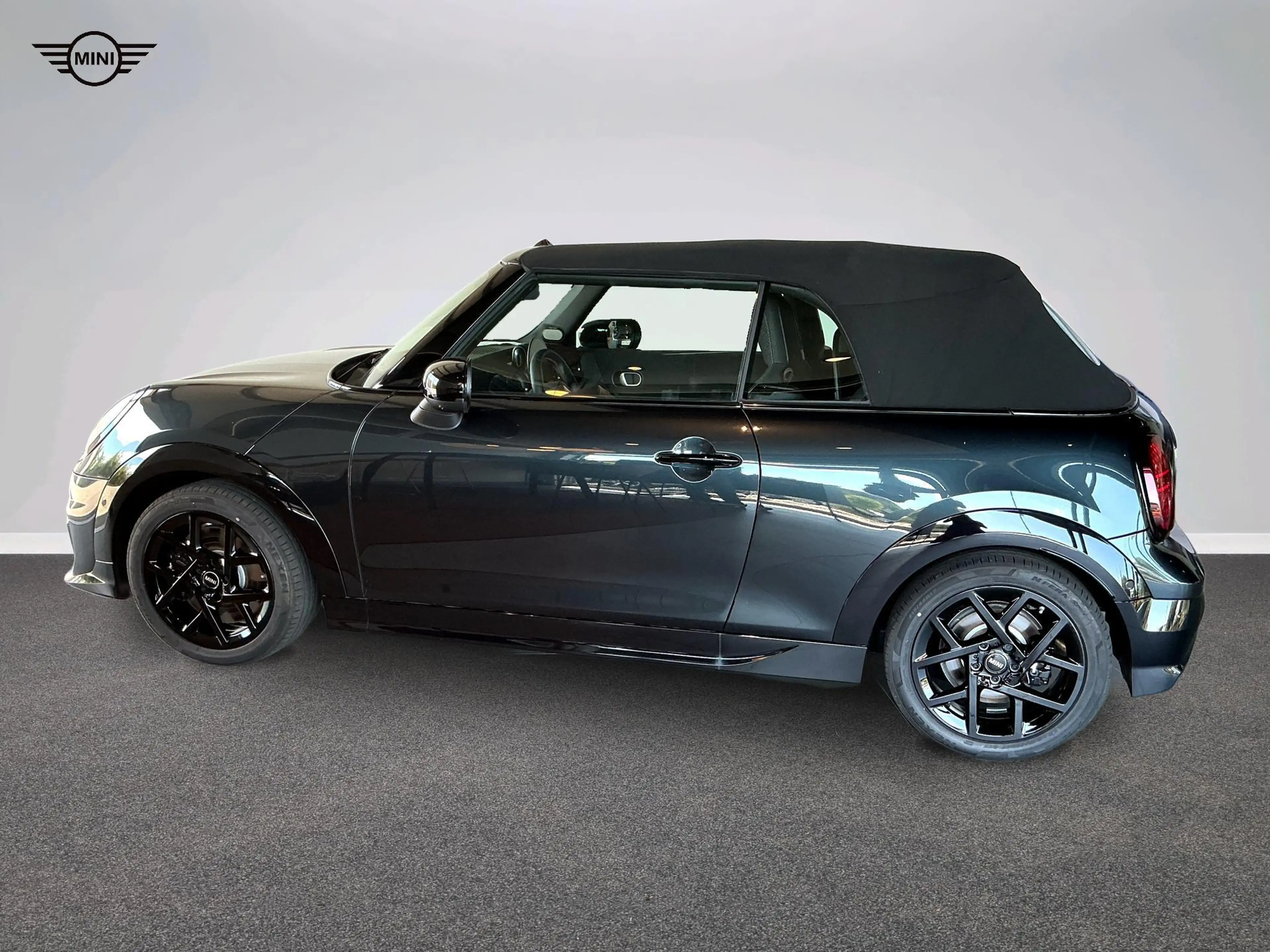 MINI Cooper S Cabrio John Cooper Works Trim — photo 3