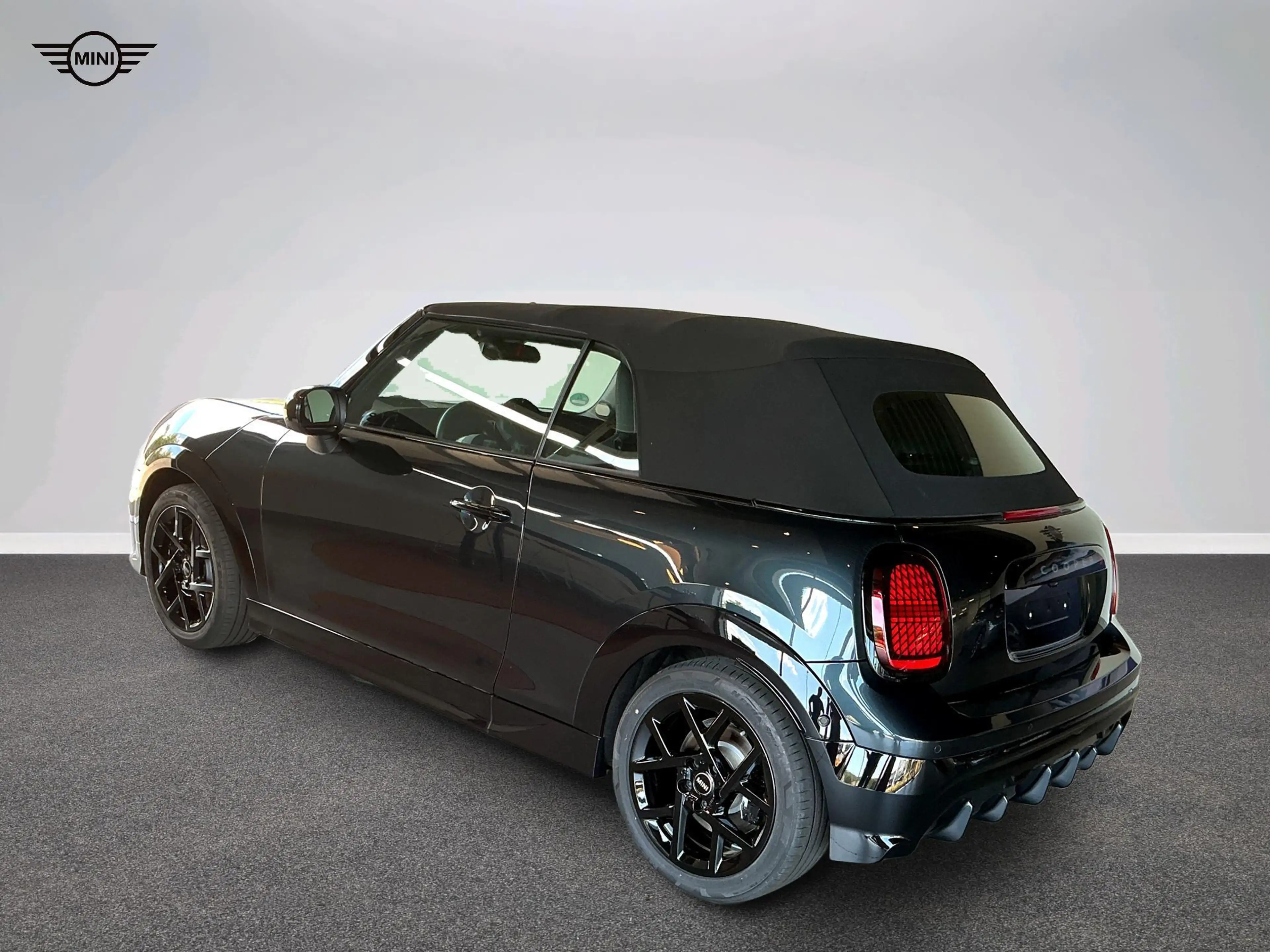 MINI Cooper S Cabrio John Cooper Works Trim — photo 7