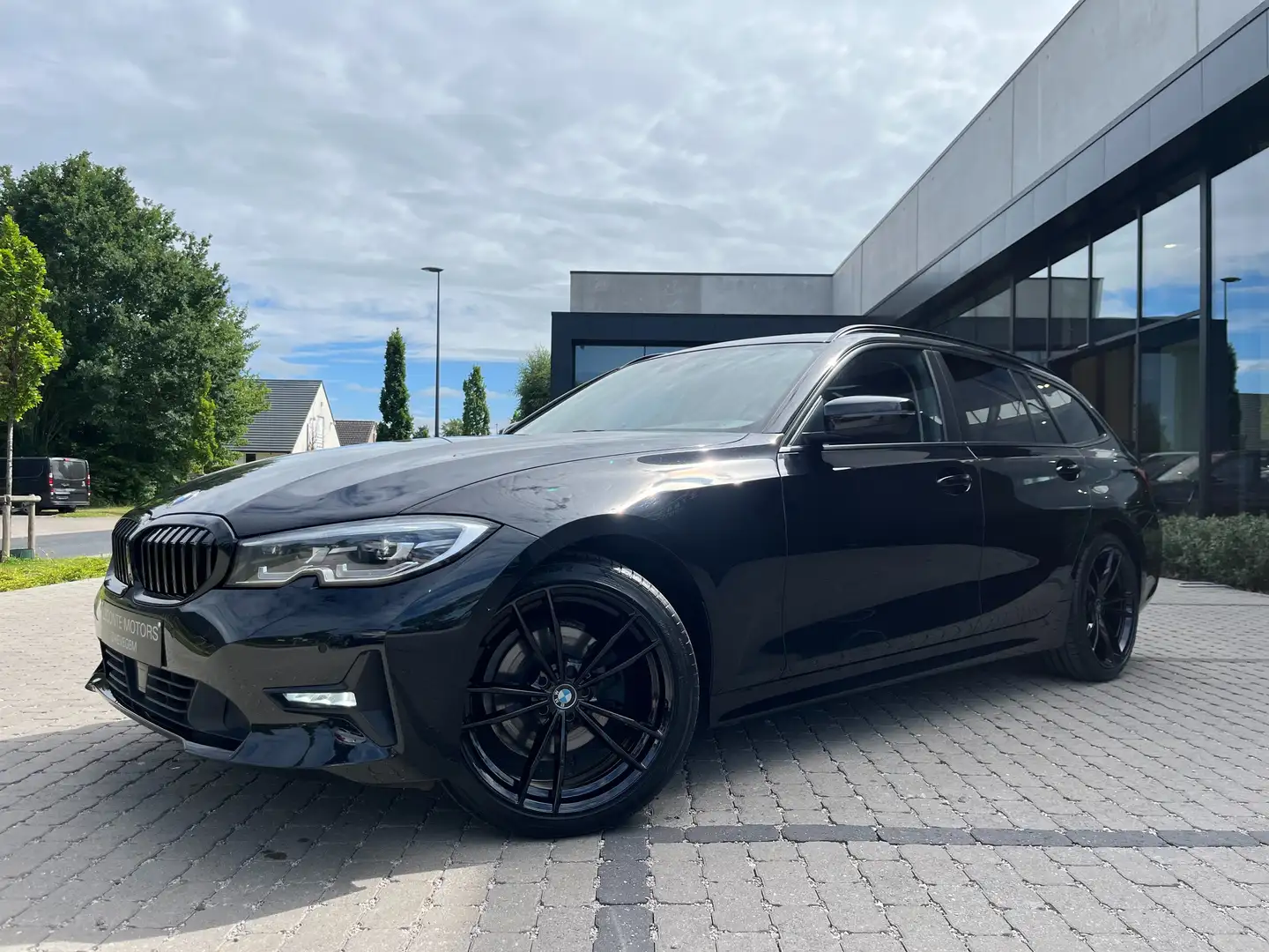 BMW 320 320dA Touring Virtual/Camera/Carplay/Zetelverwarm Zwart - 2