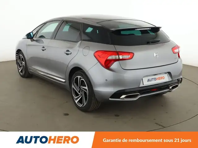 DS Automobiles DS 5 view 4