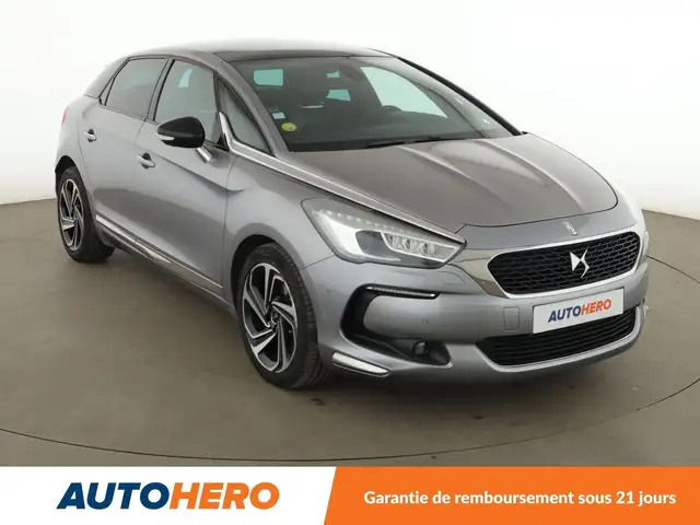 DS Automobiles DS 5 view 8