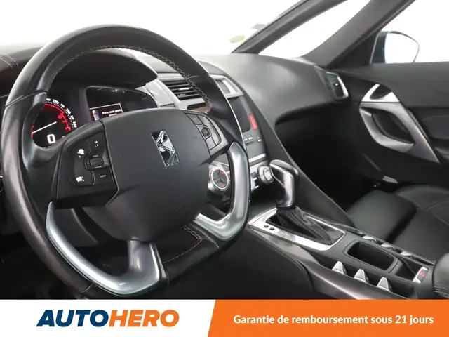 DS Automobiles DS 5 view 11