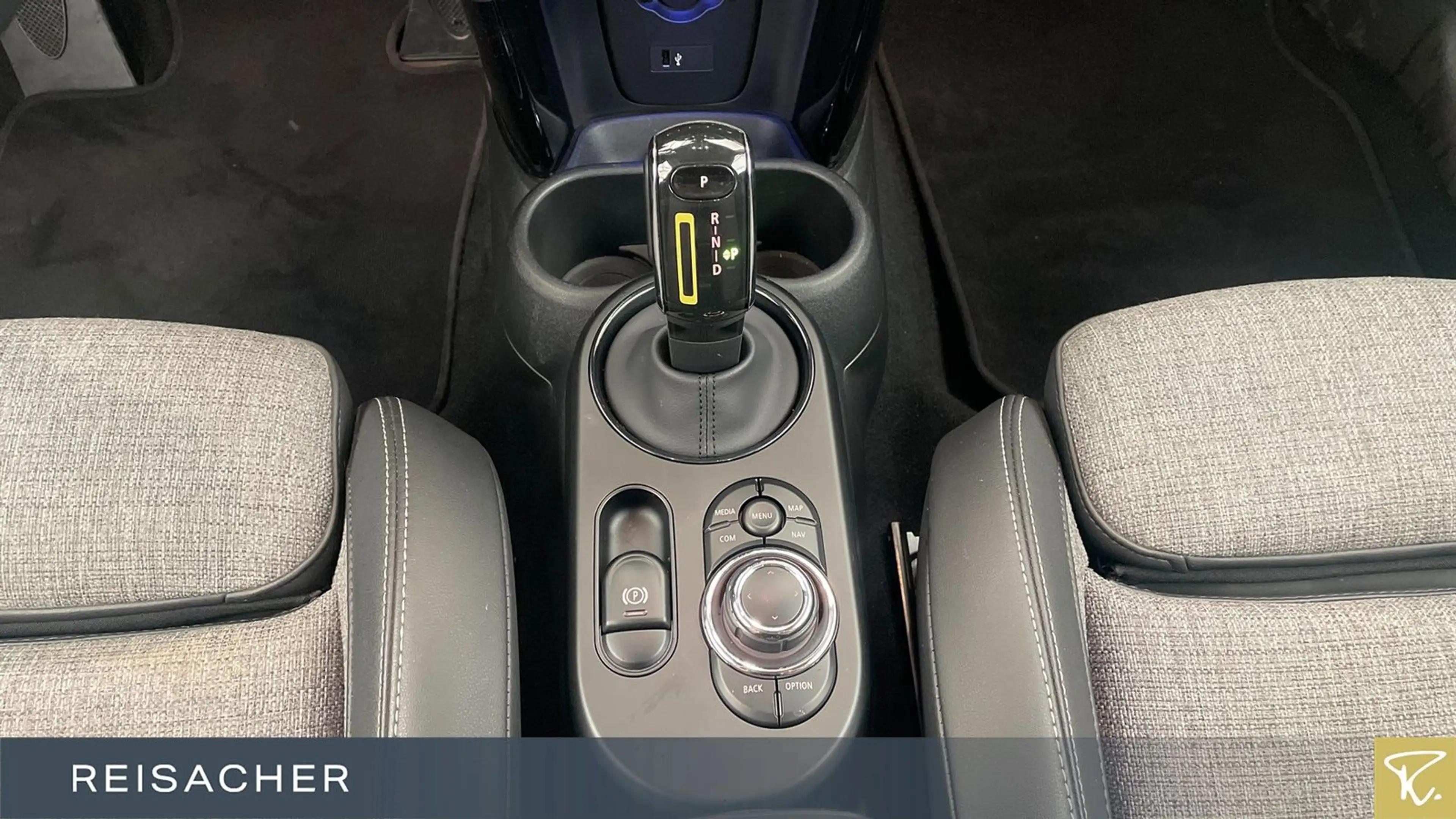 MINI Cooper SE A Classic-Trim Navi, LED, Sportsitze — photo 11