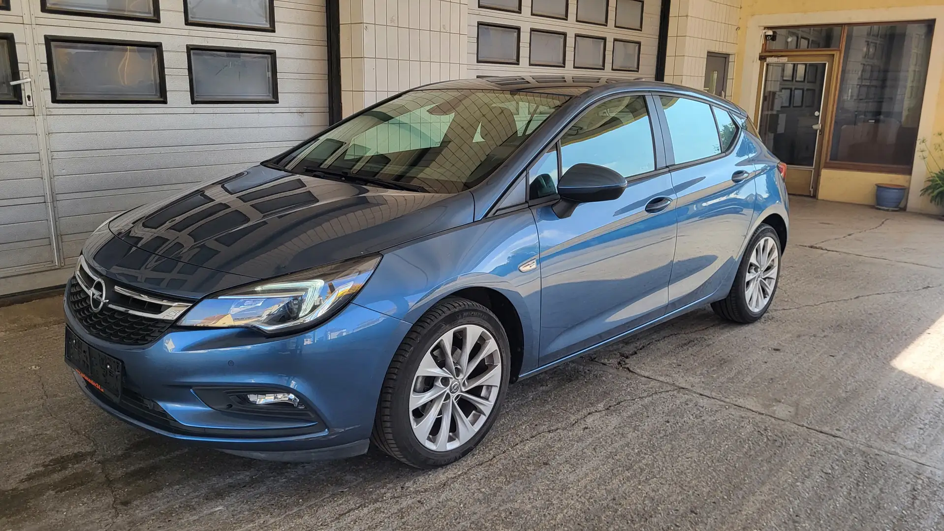 Opel Astra Edition Start/Stop Blau - 1