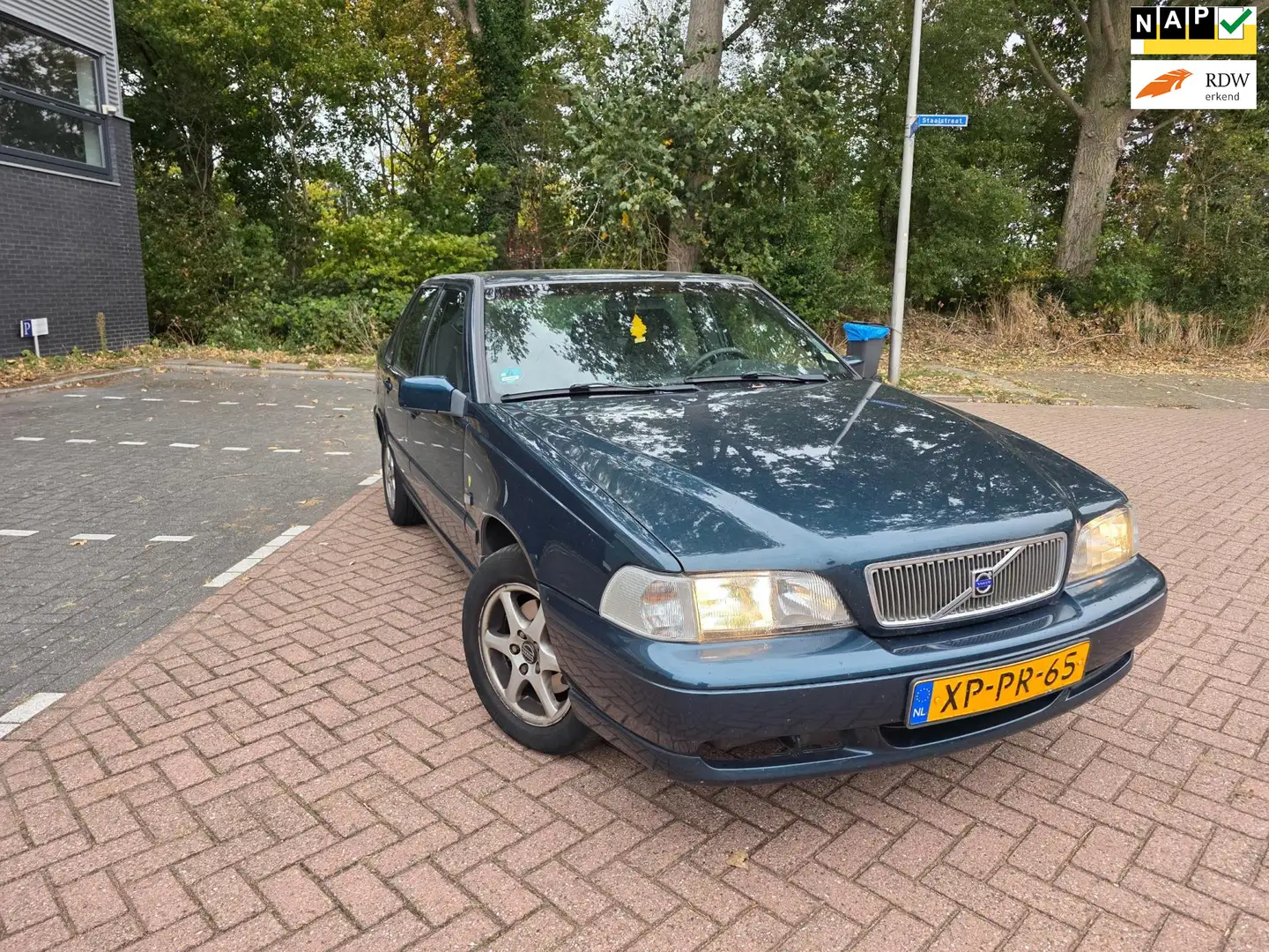 Volvo S70 2.5 Comfort-Line AIRCO ELEC-ramen RIJDT en SCHAKEL Groen - 1
