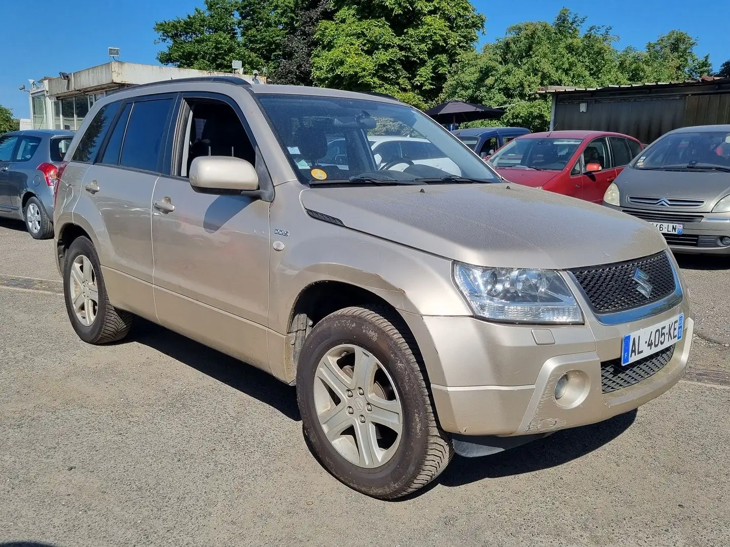 Suzuki Grand Vitara 1.9 DDIS 129 LUXE 5P 4X4 TURBO HS Beige - 2