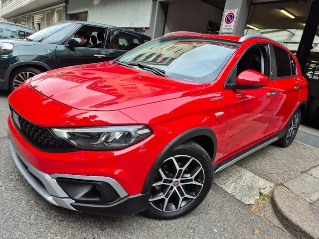 Fiat Tipo TIPO 5P, 1.5 TURBO-HYBRID 130CV CROSS-RED FULL OPT