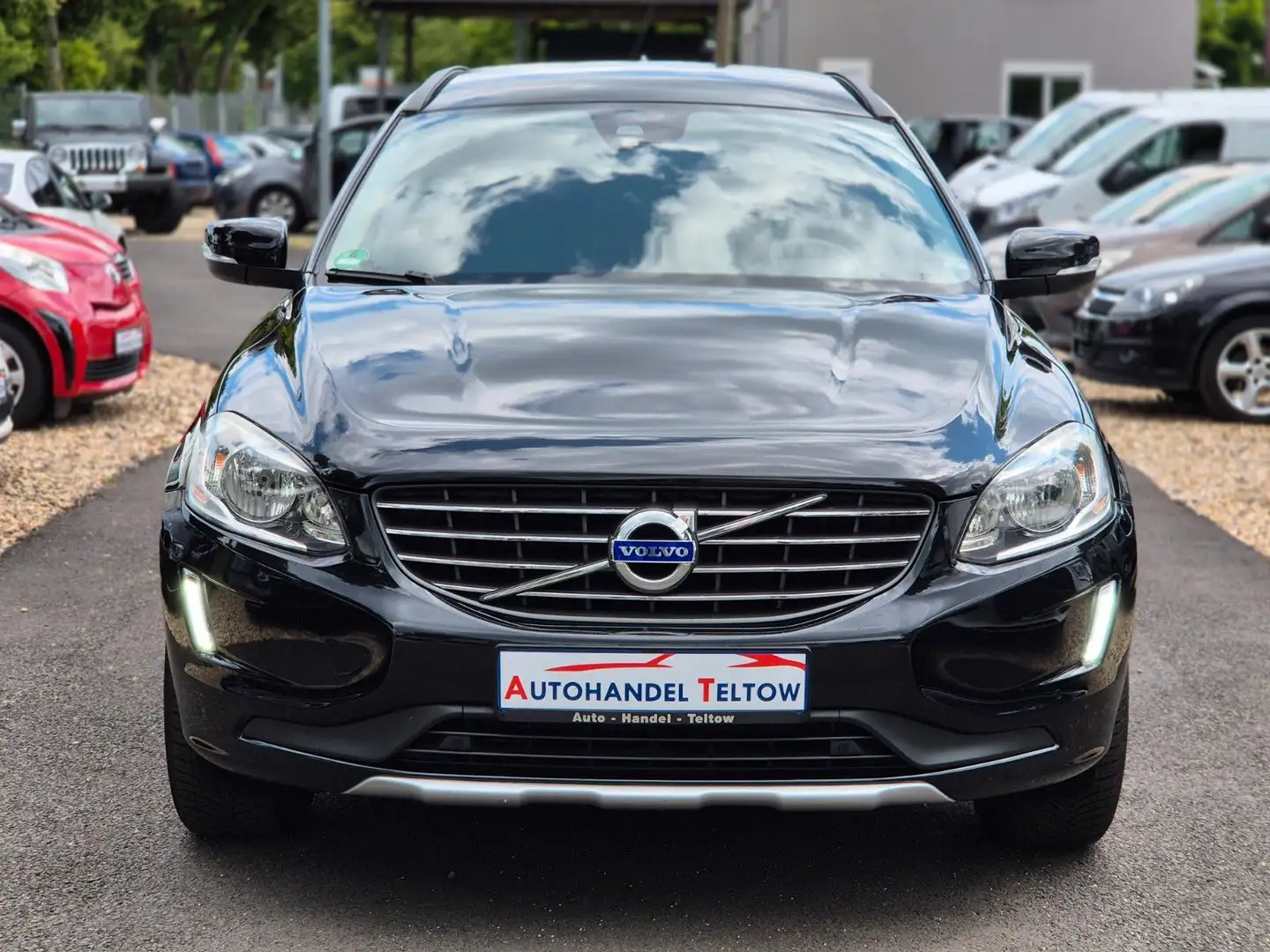 Volvo XC60 XC60 Momentum 2WD Schwarz - 2