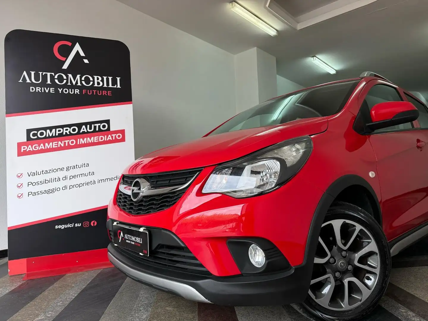 Opel Karl Karl 1.0 Rocks 73cv my19 Rosso - 1