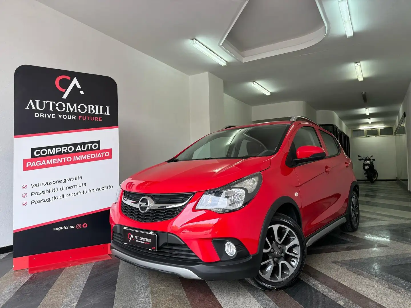 Opel Karl Karl 1.0 Rocks 73cv my19 Rosso - 2
