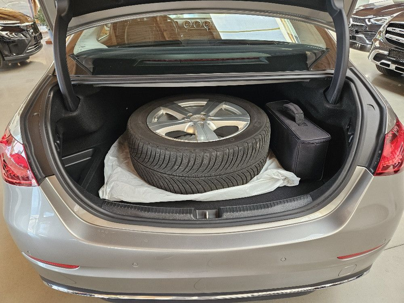 Mercedes-Benz C 300 e Hybrid Avantgarde 20kWh 360°+ACC+Sound — photo 5