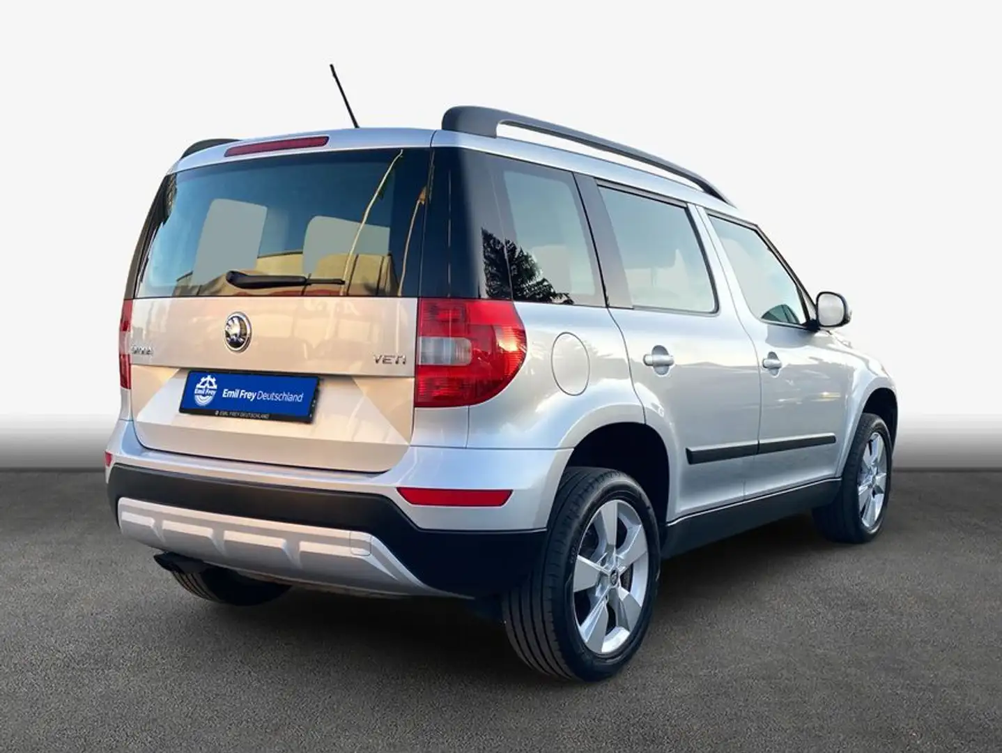 Skoda Yeti Outdoor 1.4 TSI DSG Ambition Plateado - 2