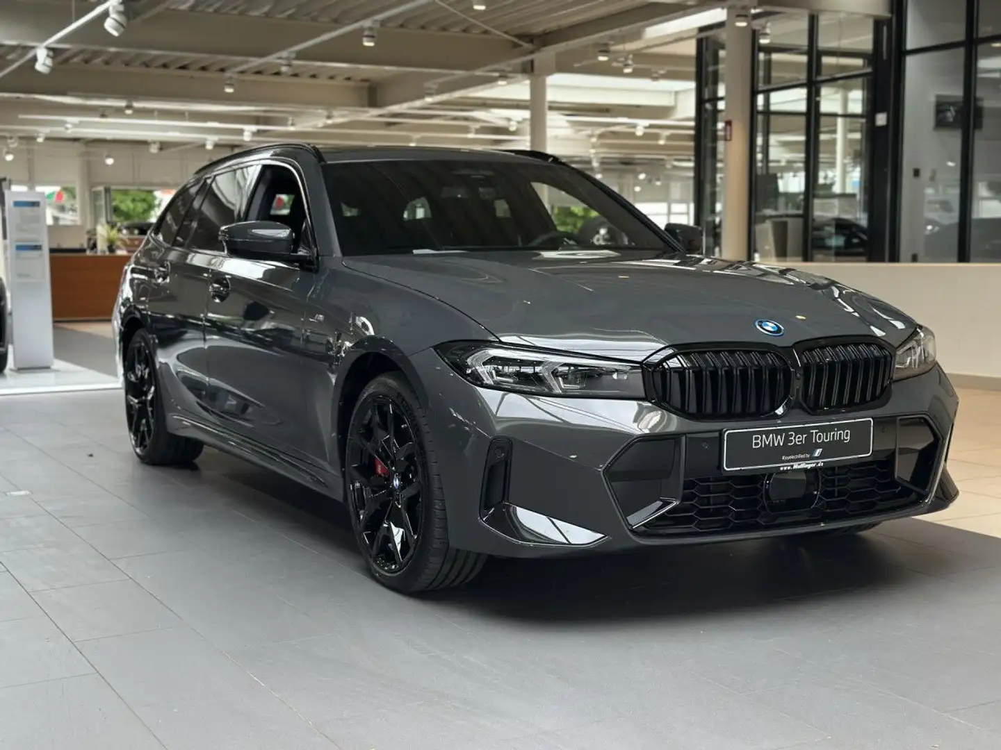 BMW 330 e xD. T. M Sport Pro ACC AHK Ha/Ka PanoD. 19" Grau - 2