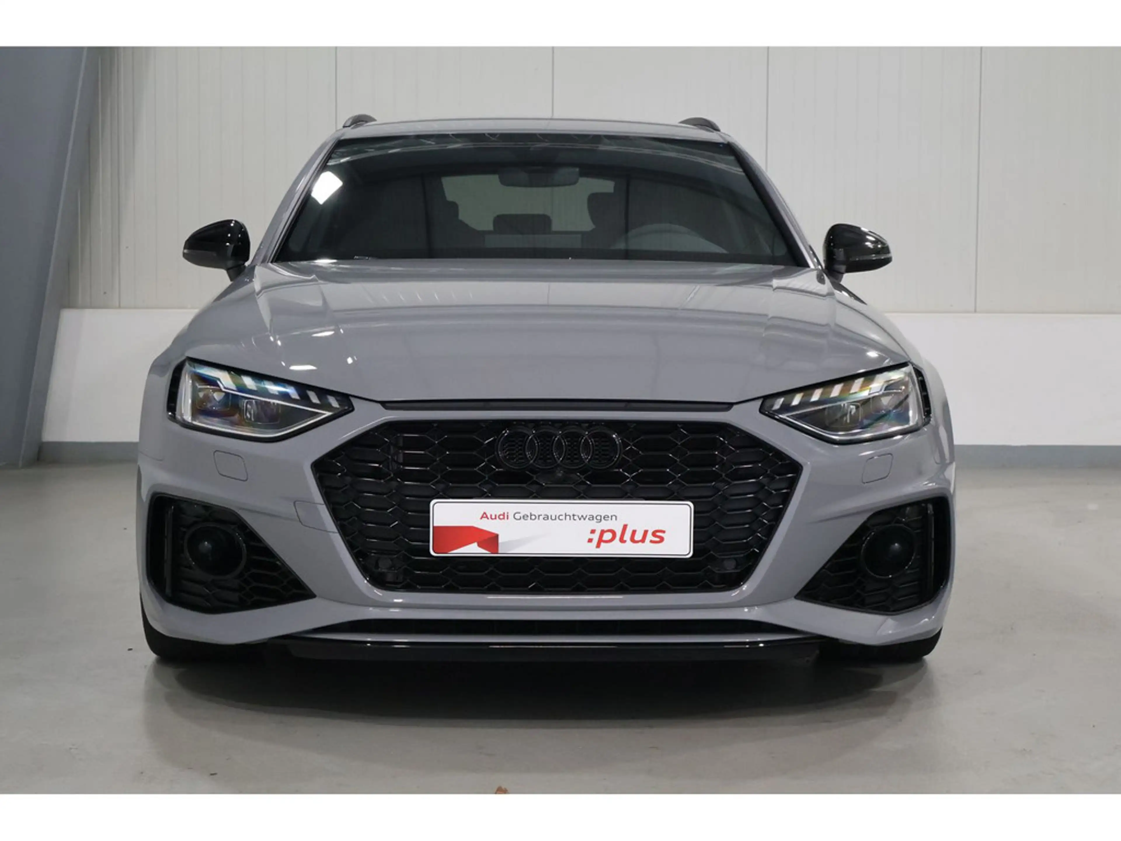 Audi RS4 — photo 3