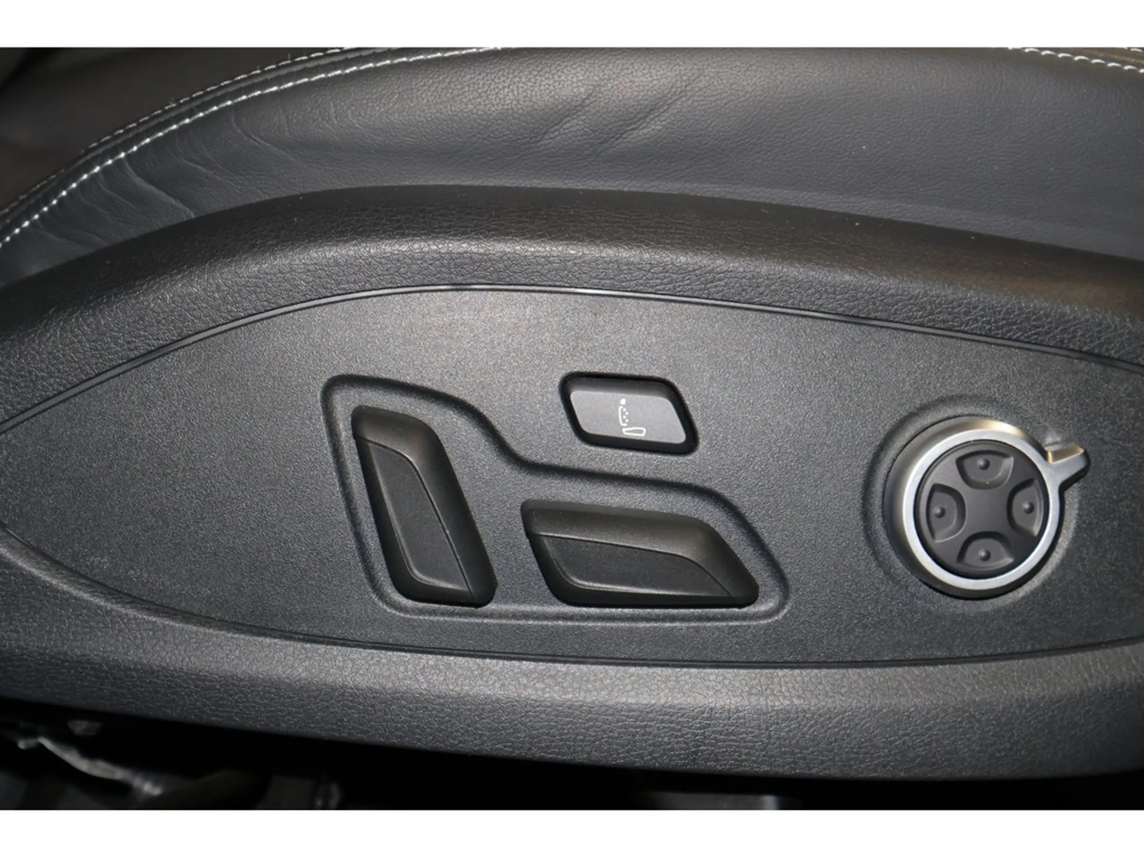 Audi RS4 — photo 15