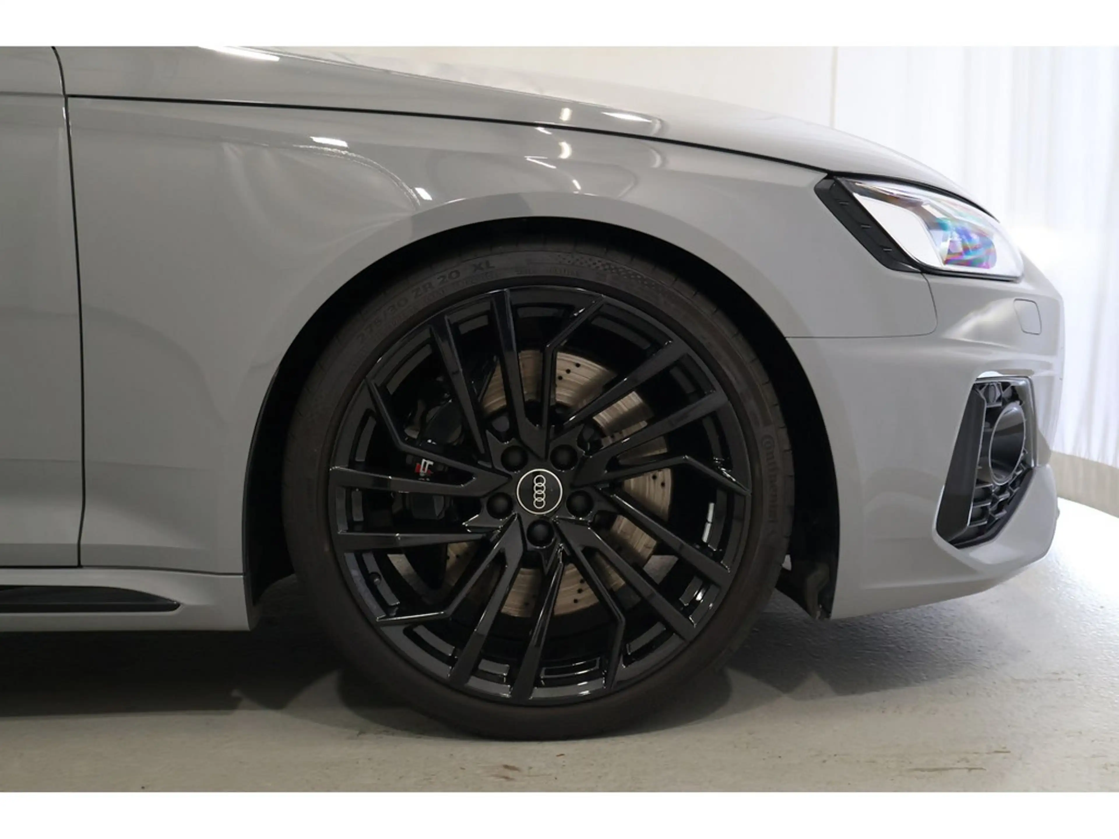 Audi RS4 — photo 6