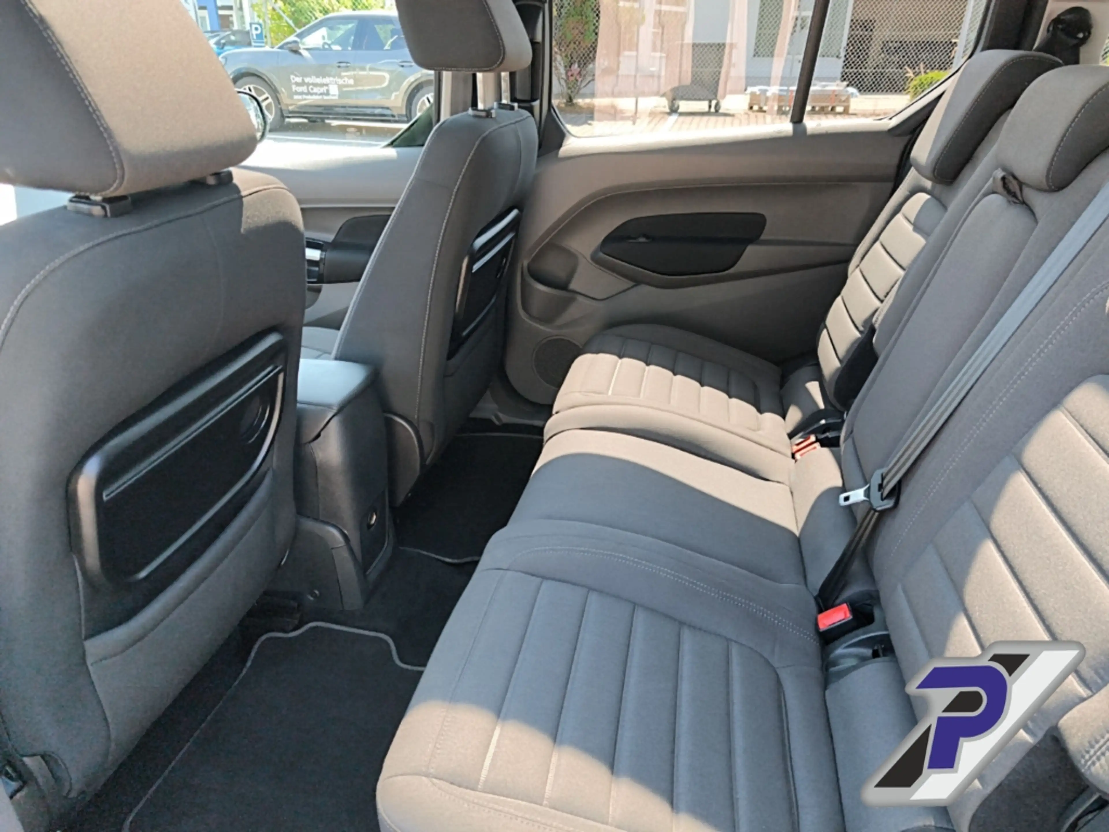 Ford Grand Tourneo Titanium 7-Sitzer NAVI+XENON+KAMERA+PANODACH — photo 13