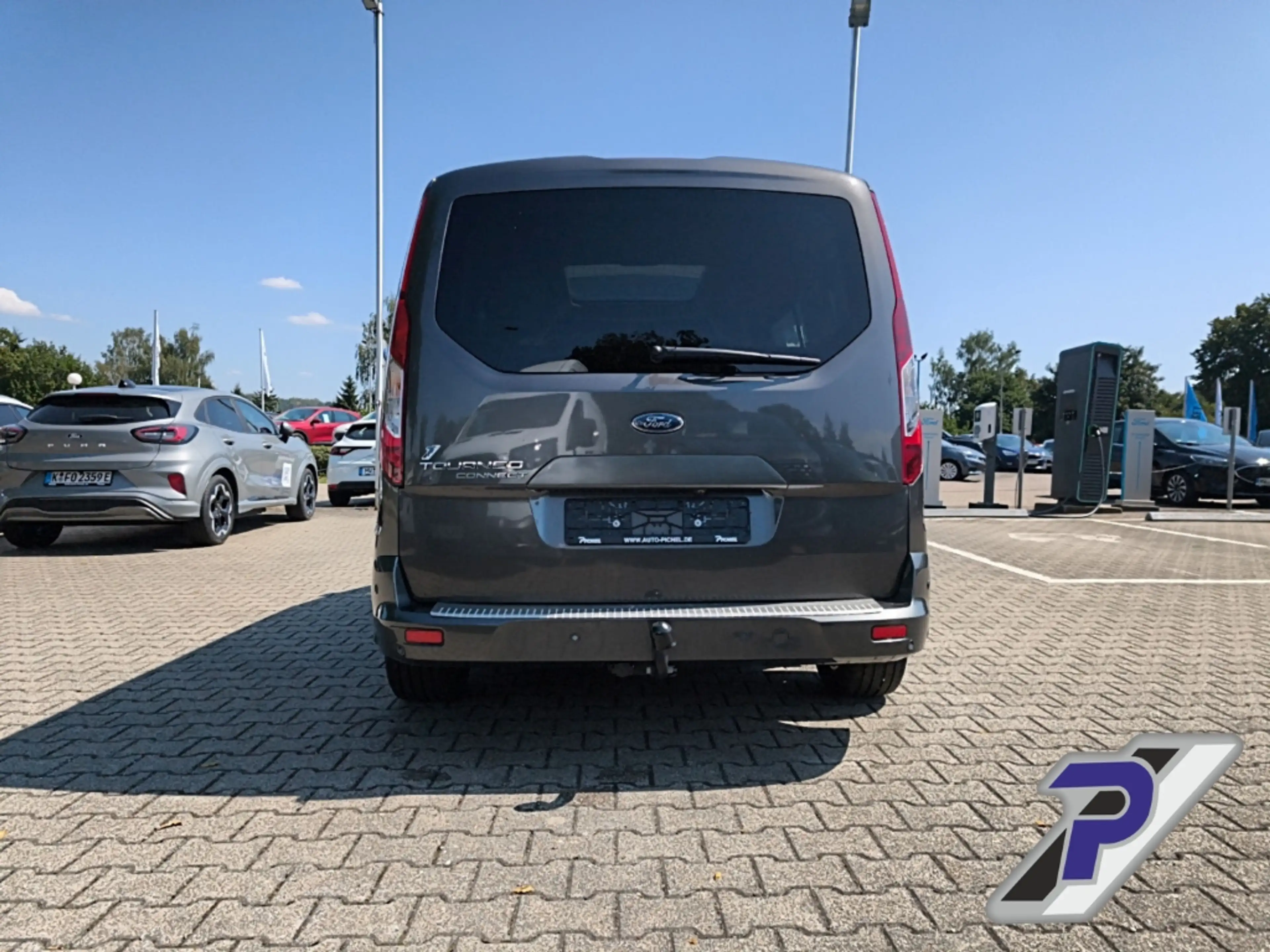 Ford Grand Tourneo Titanium 7-Sitzer NAVI+XENON+KAMERA+PANODACH — photo 4