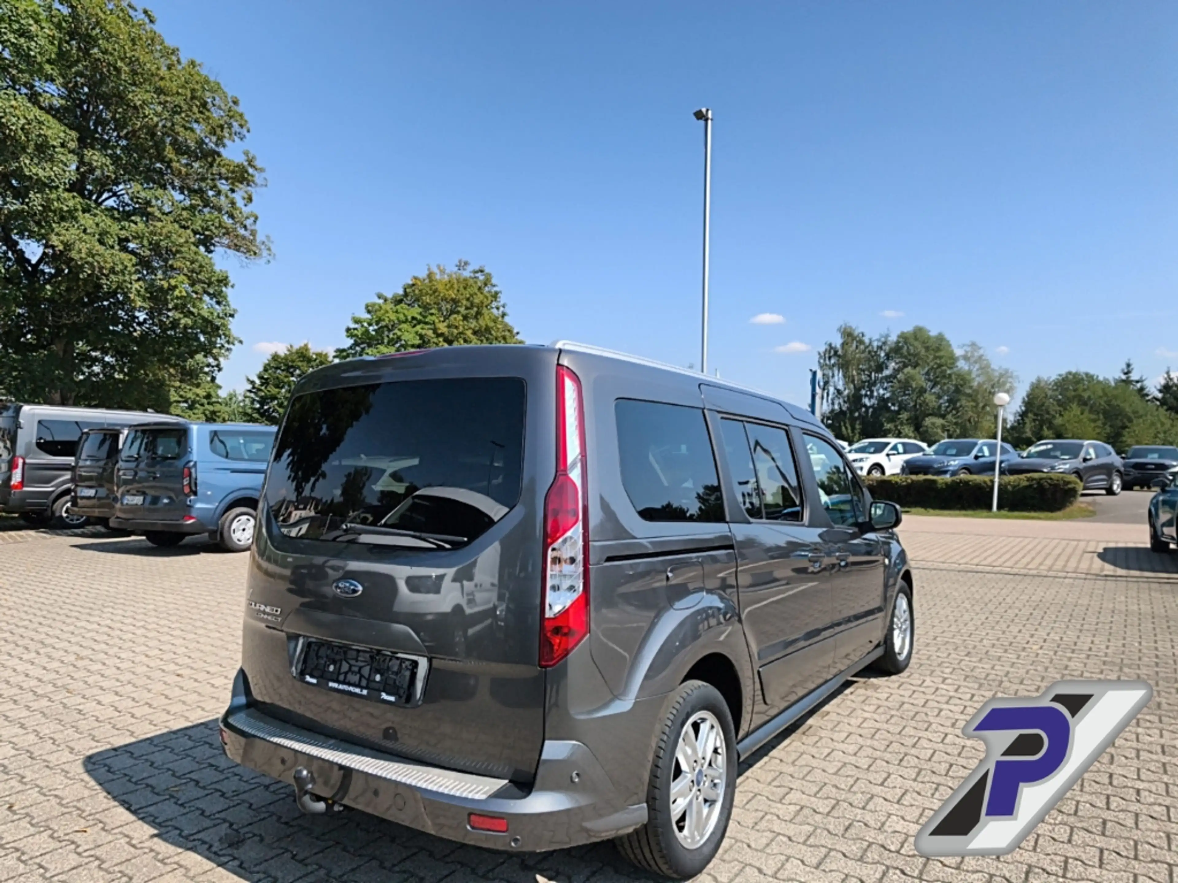 Ford Grand Tourneo Titanium 7-Sitzer NAVI+XENON+KAMERA+PANODACH — photo 5