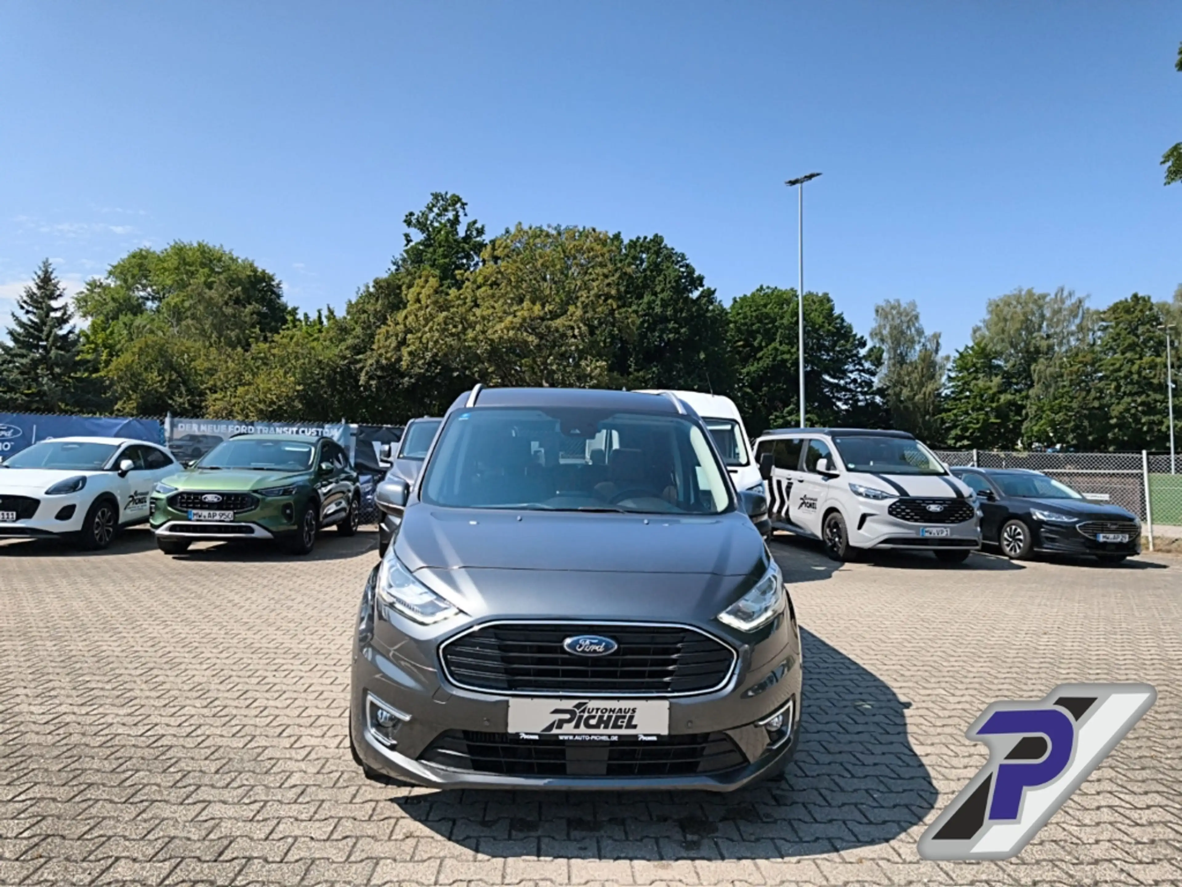 Ford Grand Tourneo Titanium 7-Sitzer NAVI+XENON+KAMERA+PANODACH — photo 8