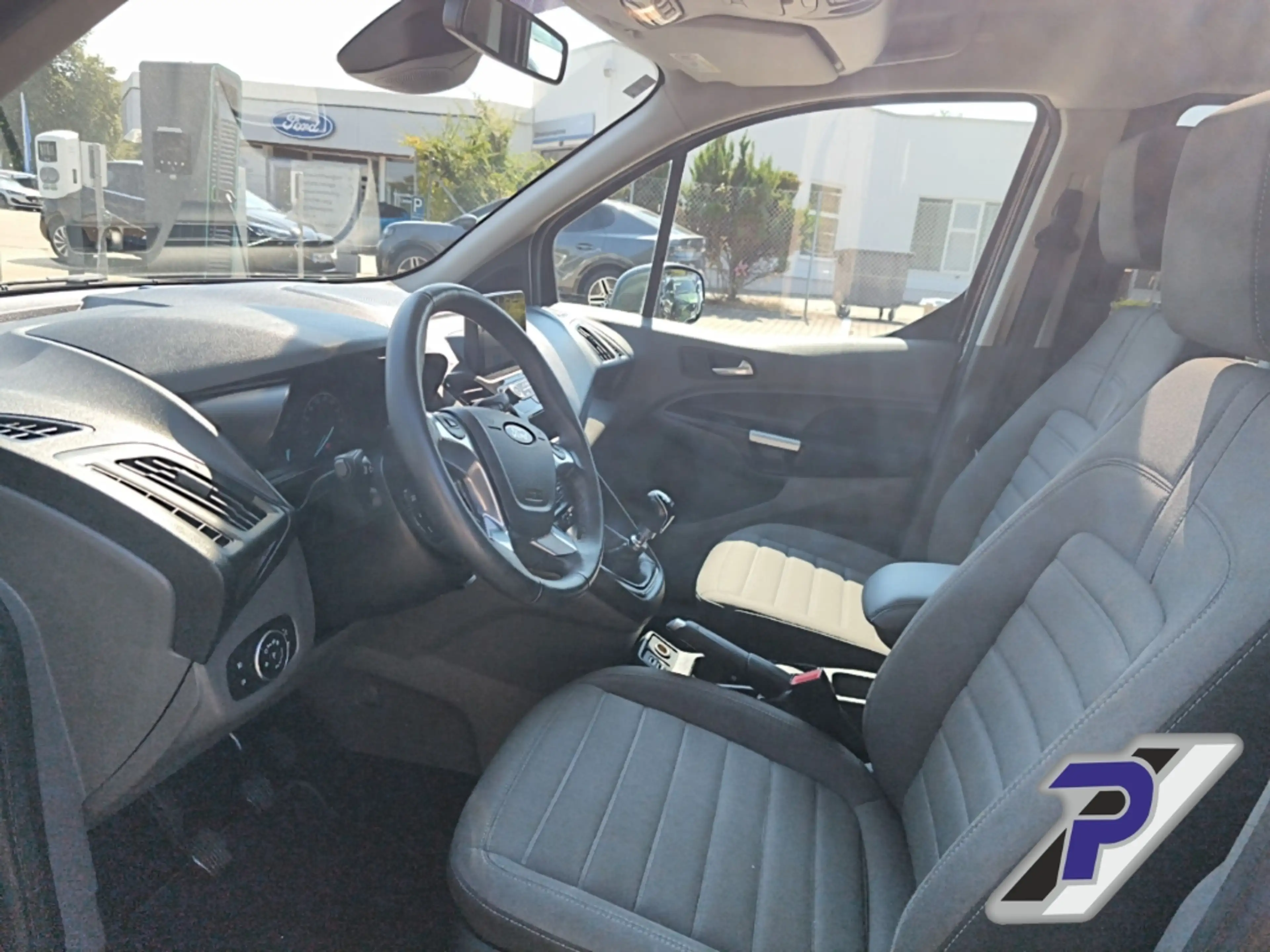 Ford Grand Tourneo Titanium 7-Sitzer NAVI+XENON+KAMERA+PANODACH — photo 12