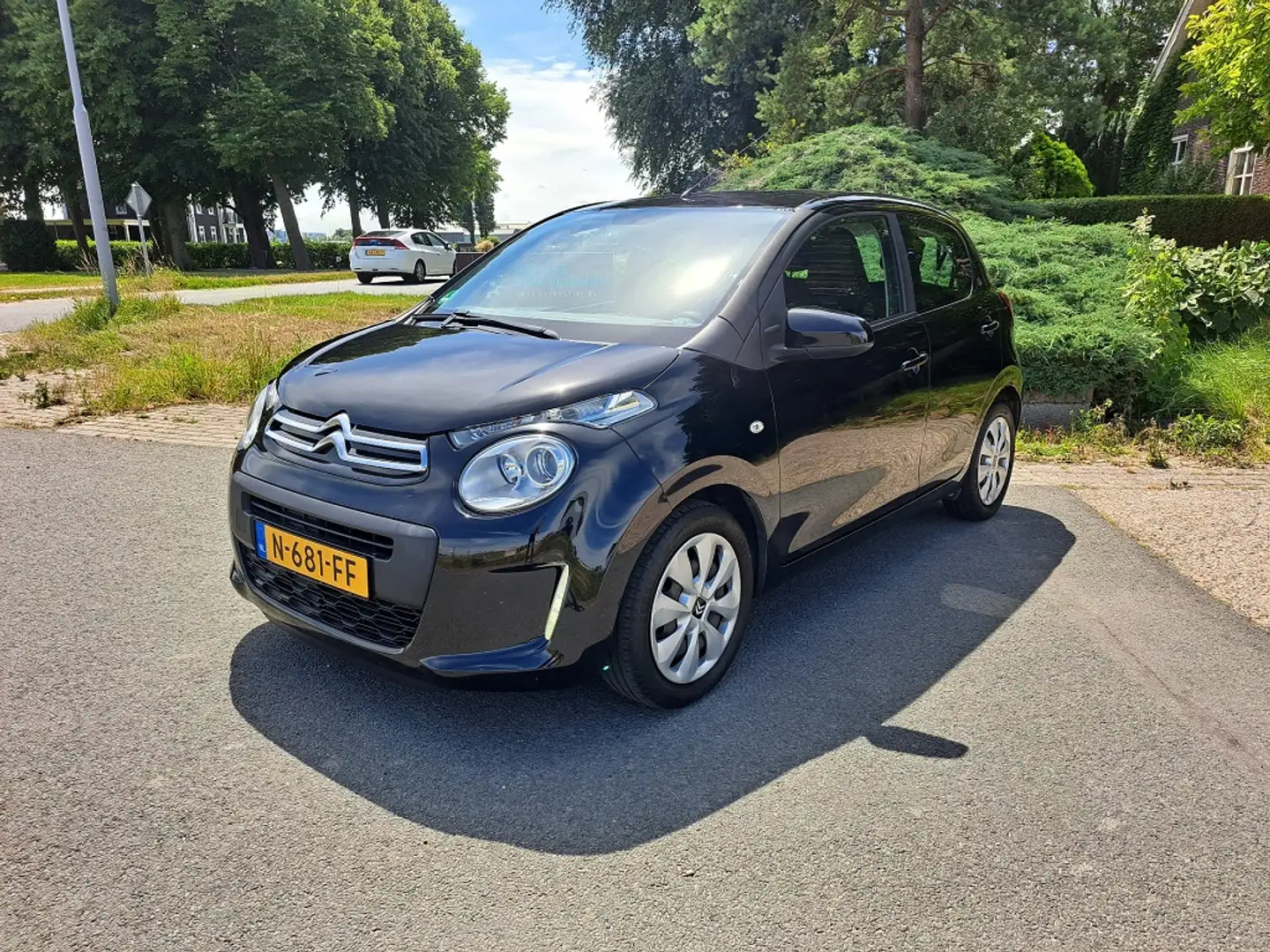 Citroen C1 1.2 PureTech Shine Airco/Cruise control/Bluetooth Zwart - 2