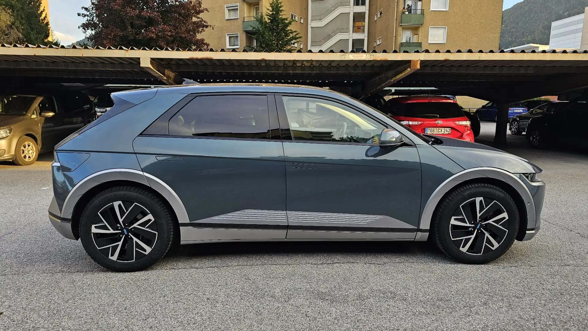 Hyundai IONIQ 5 Elektro 73kWh Top Line Long Range AWD Aut. Grau - 2