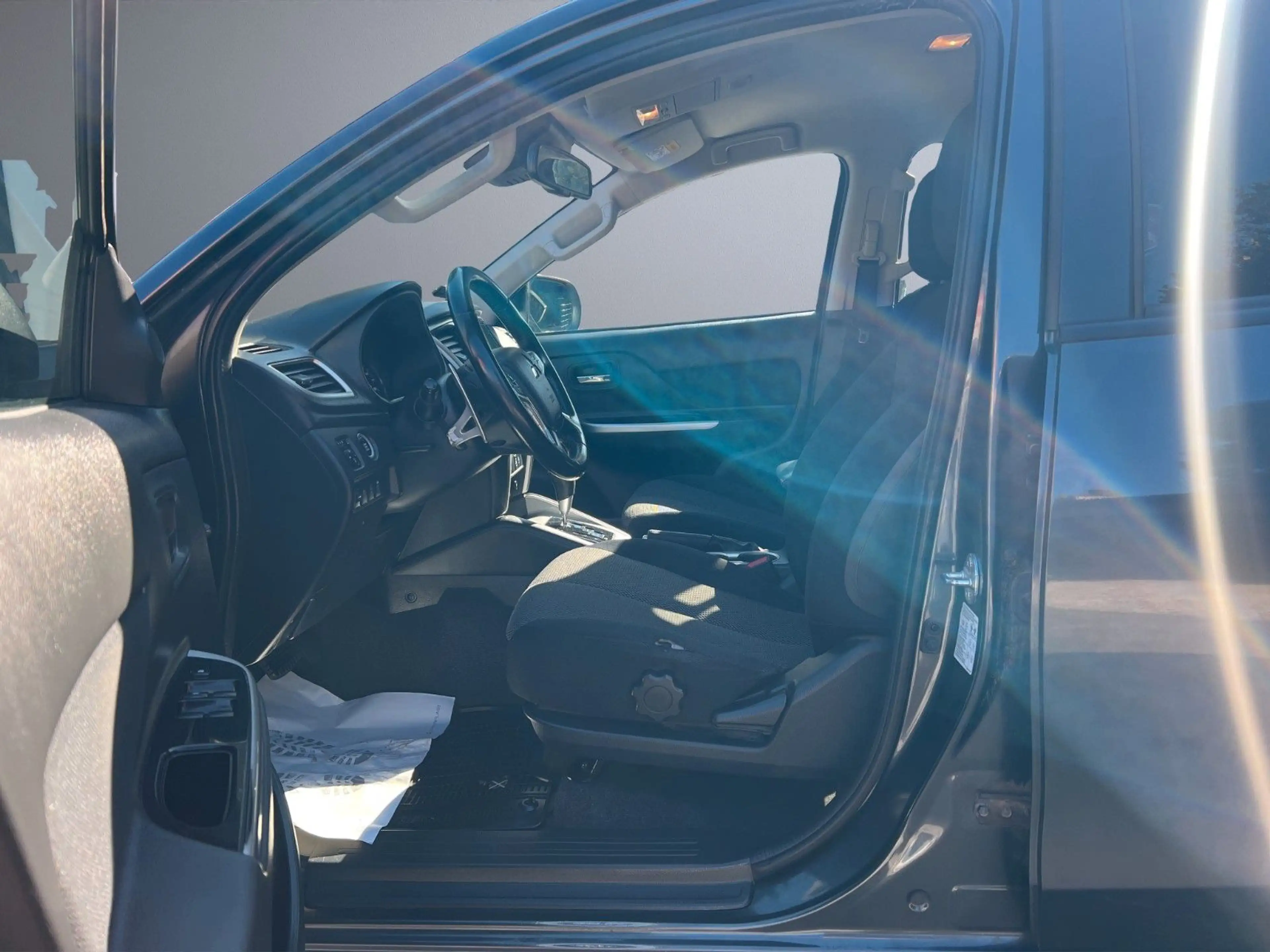 Mitsubishi L200 Intro Edition Doppelkabine 4WD *Hardtop* — photo 9
