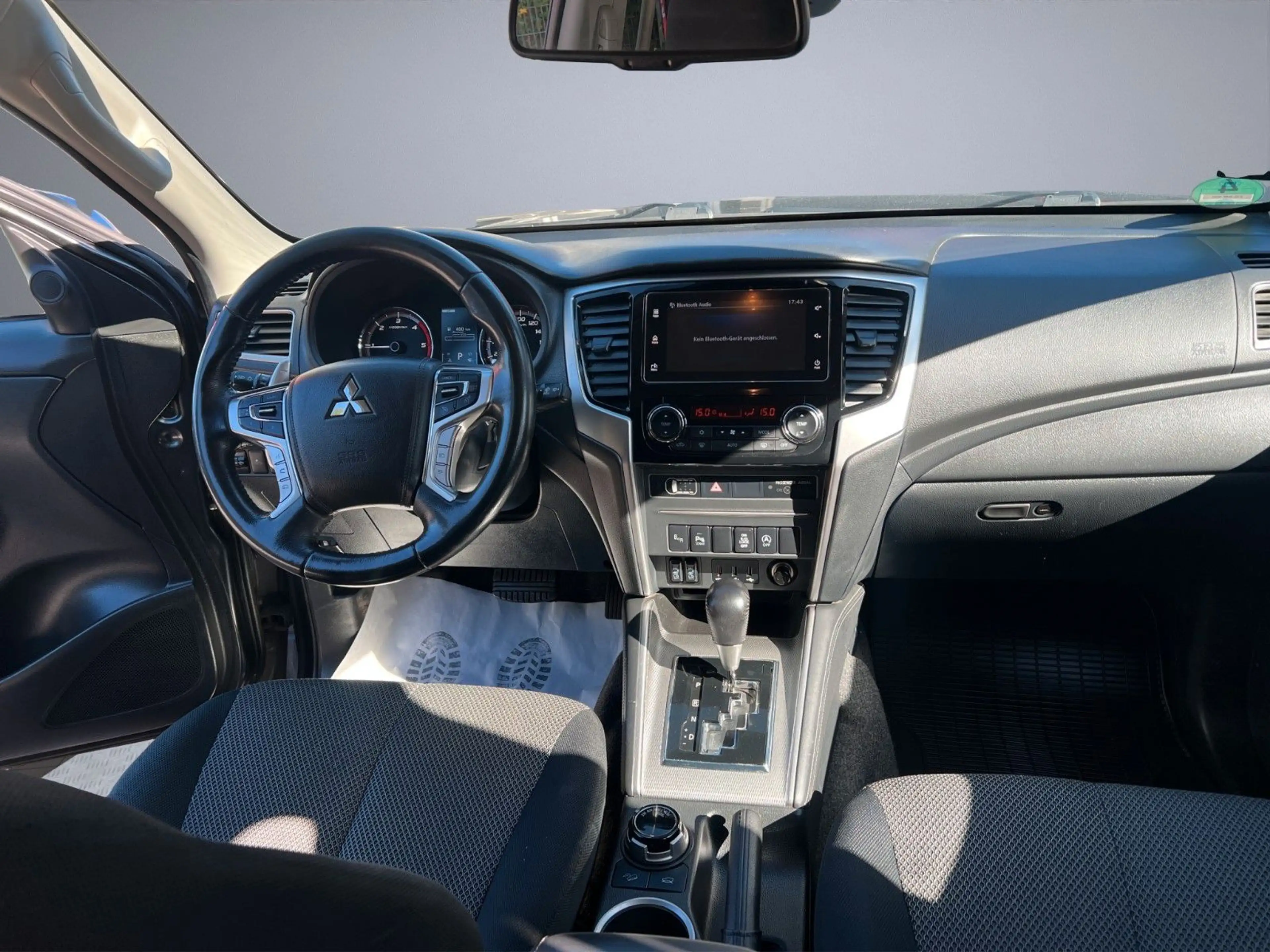 Mitsubishi L200 Intro Edition Doppelkabine 4WD *Hardtop* — photo 13