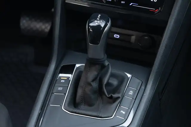 Volkswagen Tiguan view 15