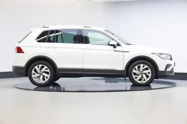 Volkswagen Tiguan view 19