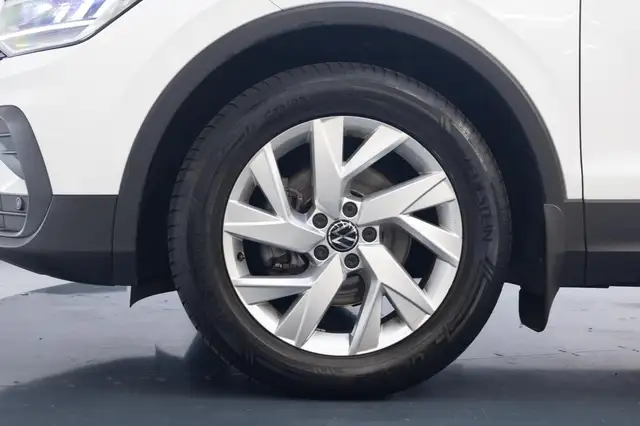 Volkswagen Tiguan view 24