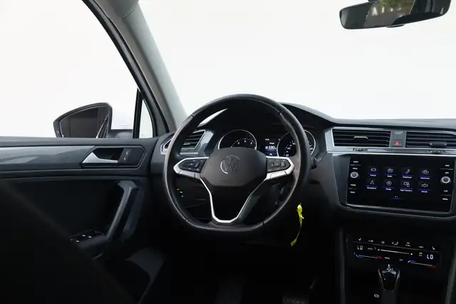 Volkswagen Tiguan view 8