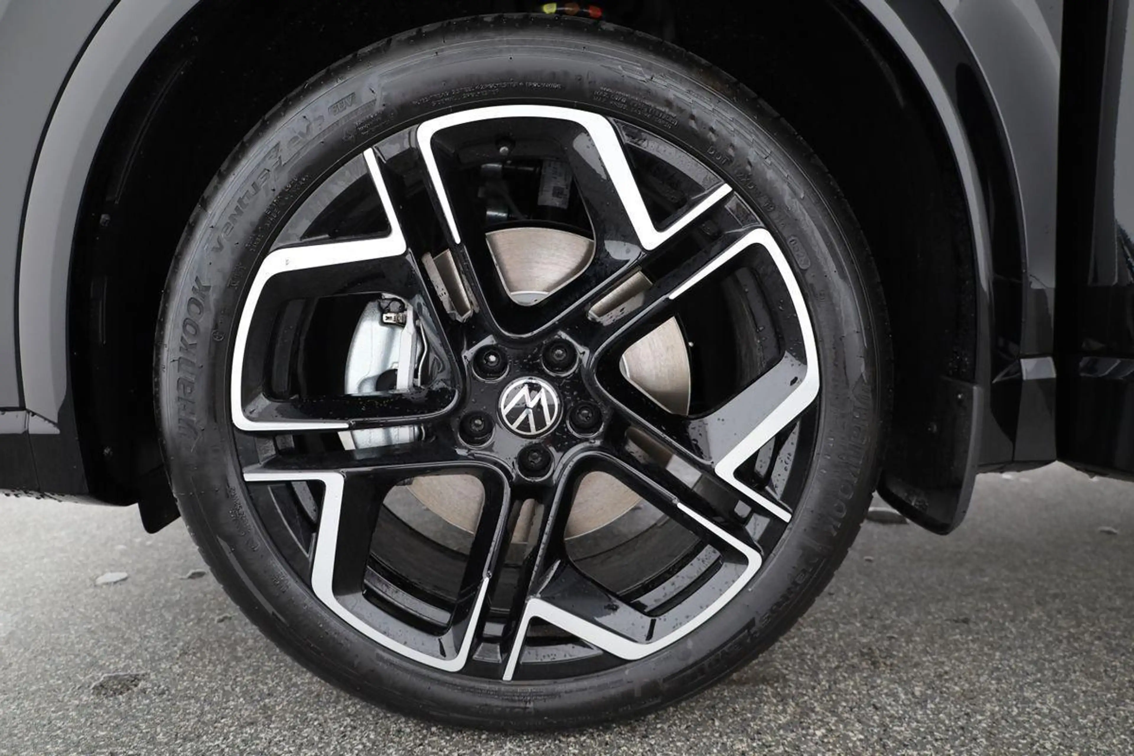 Volkswagen Tiguan 2.0 TDI 142 kW 4Motion R-Line DSG 4M Black, VOL... — photo 4