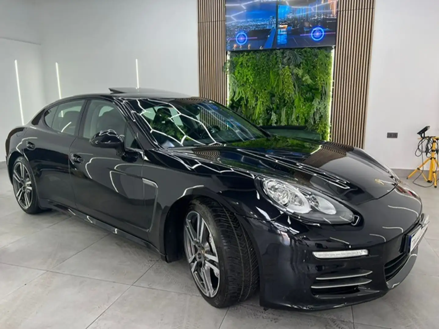 Porsche Panamera 3.0 4S Černá - 1