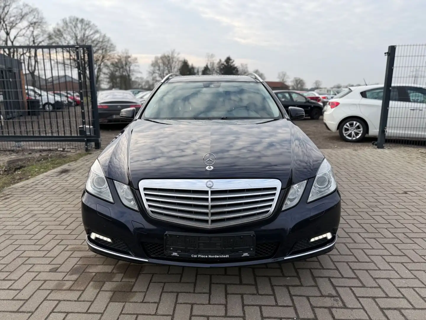 Mercedes-Benz E 350 E -Klasse 7 SITZER E 350 CDI BlueEfficienc Blau - 2