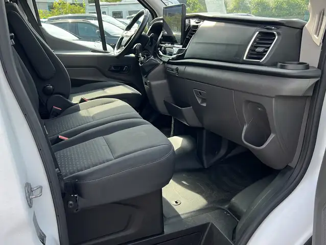 Ford Transit view 12