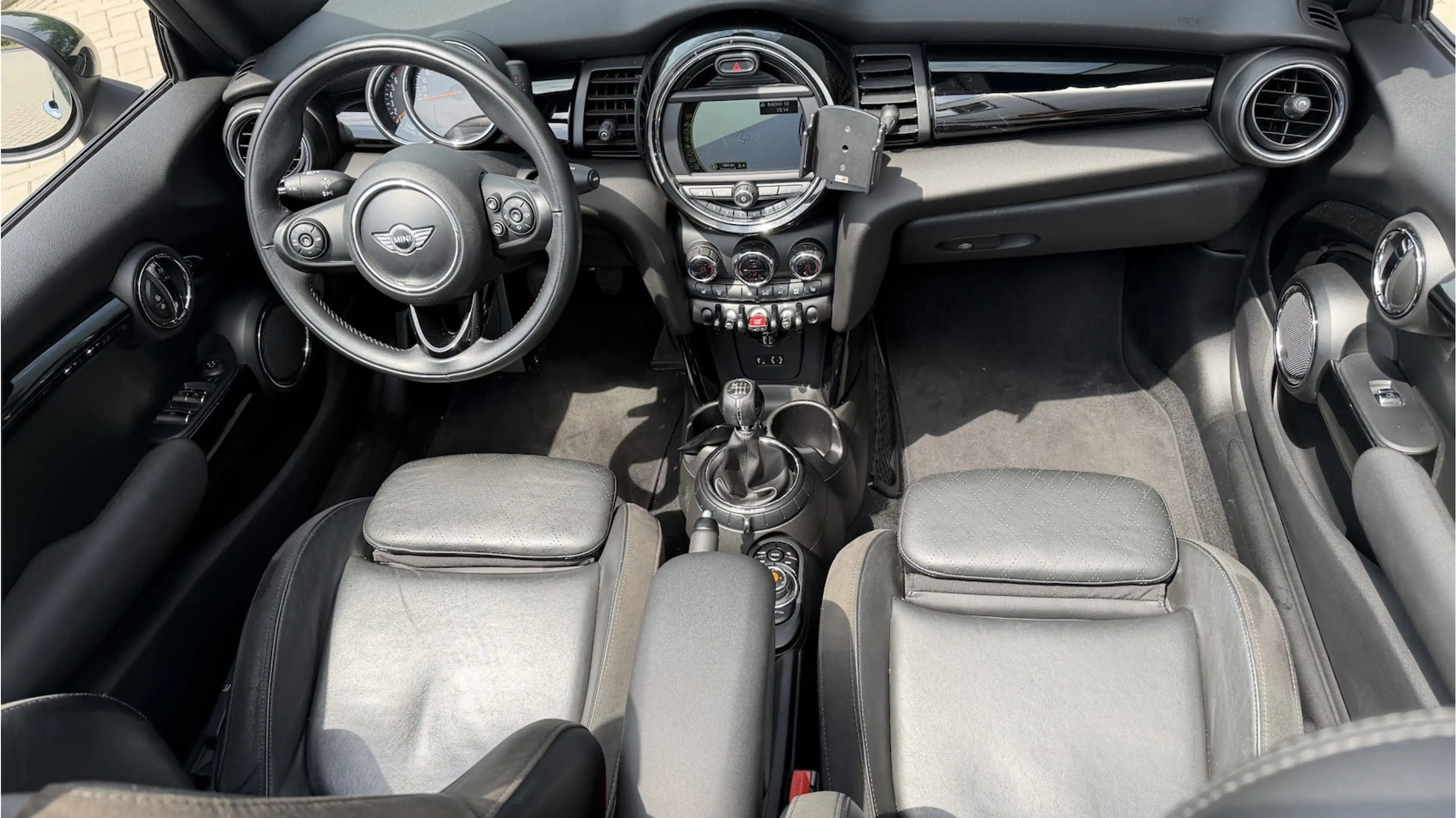 MINI Cooper Cabrio 1.5 Chili Serious Business — photo 9