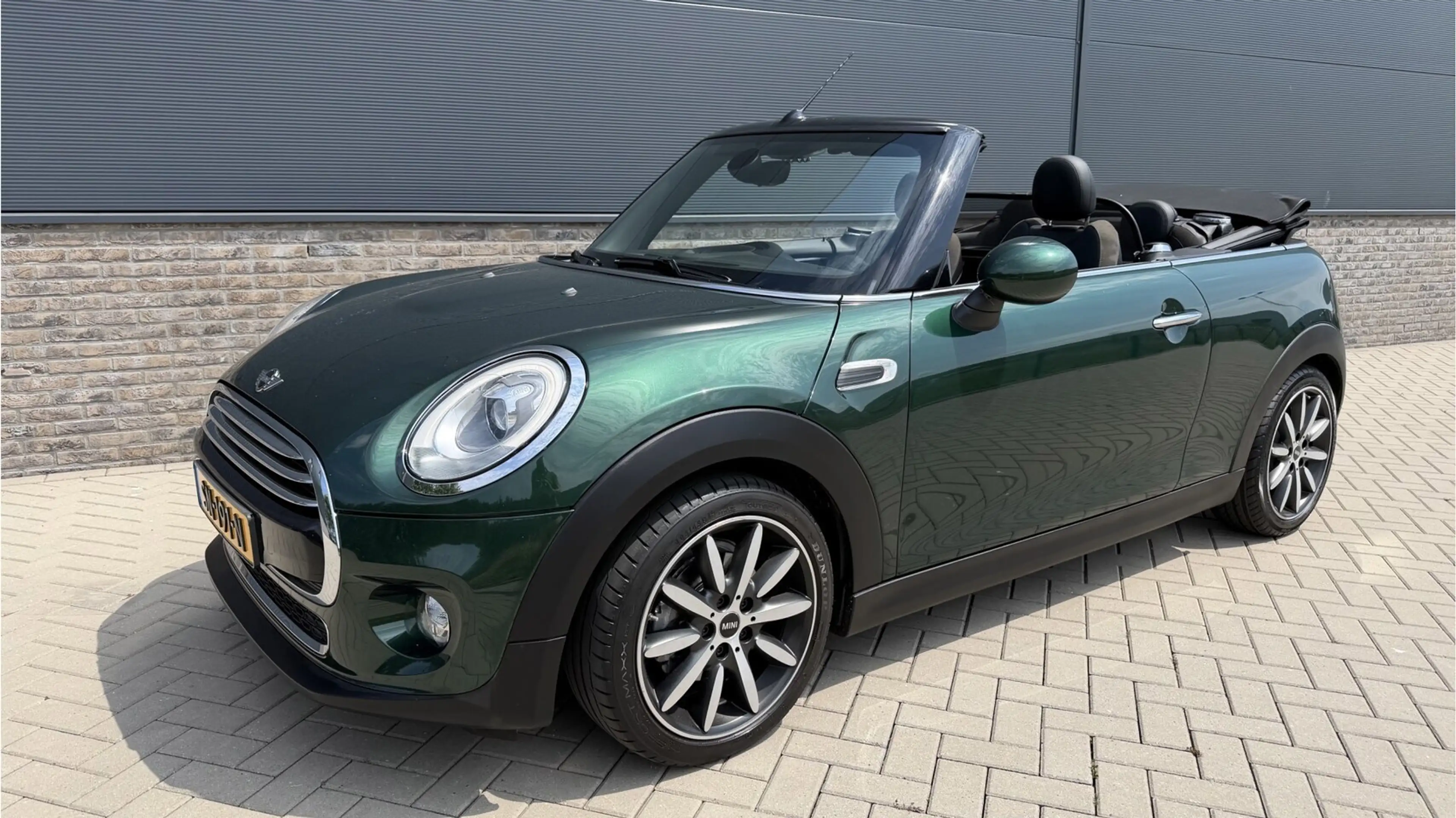 MINI Cooper Cabrio 1.5 Chili Serious Business — photo 2