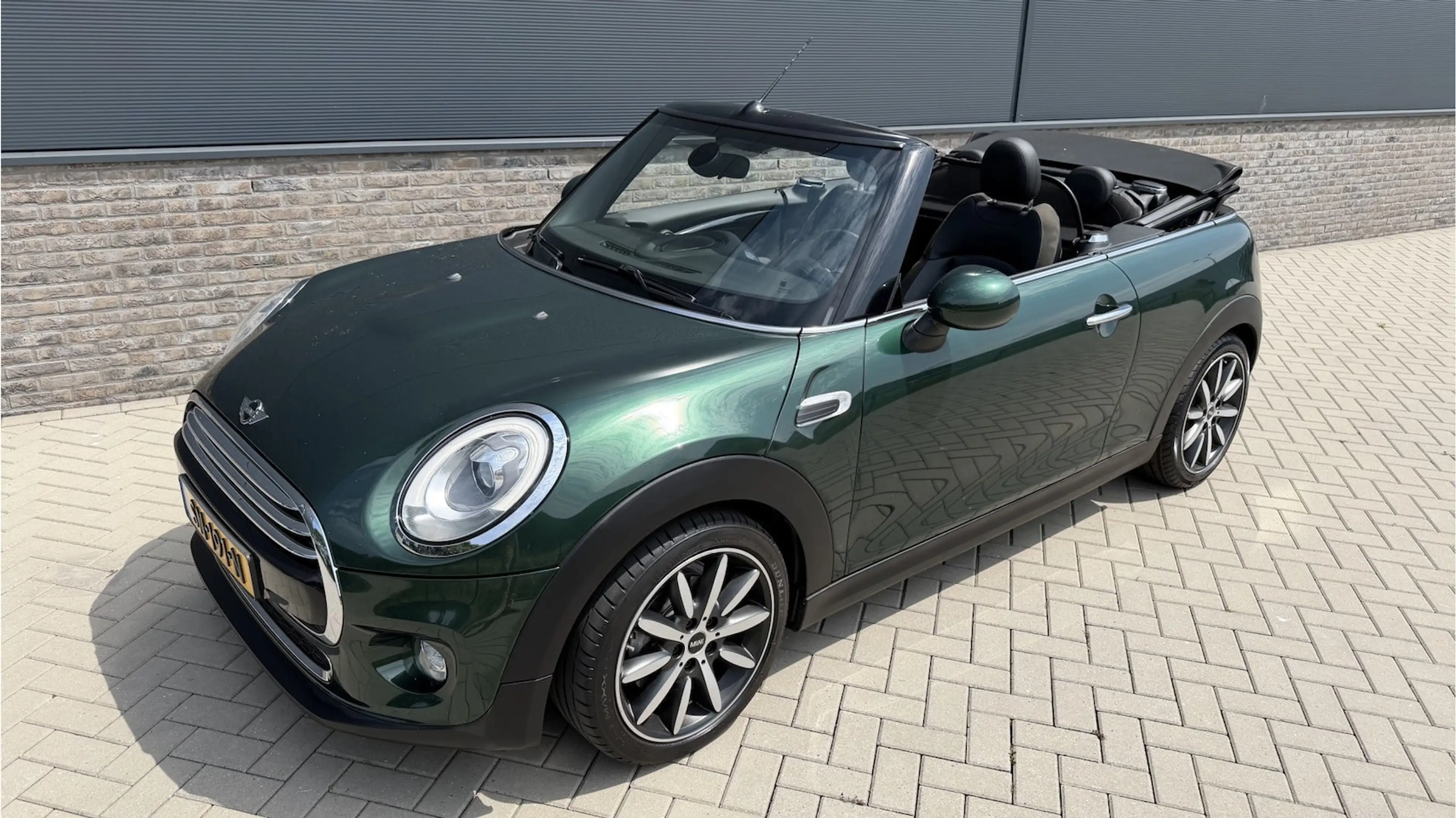 MINI Cooper Cabrio 1.5 Chili Serious Business — photo 6