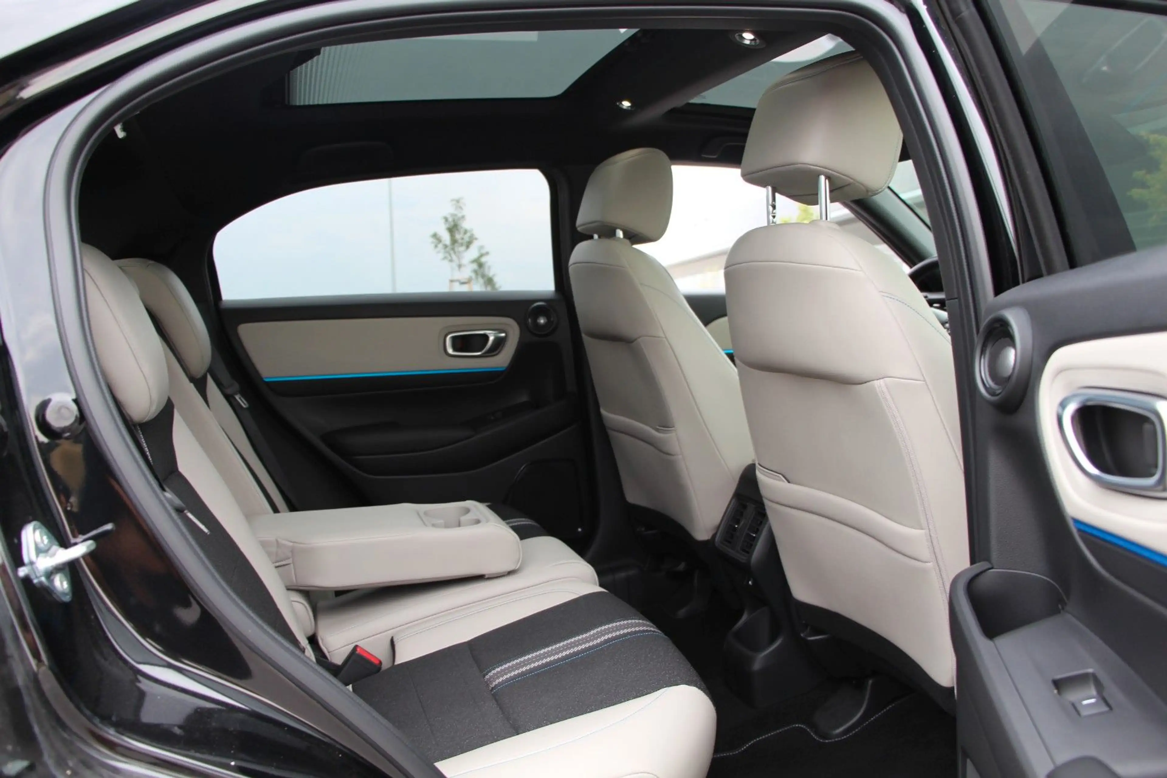 Honda HR-V PANO*AMBI*360*SOUND ADVANCE STYLE PLUS — photo 10