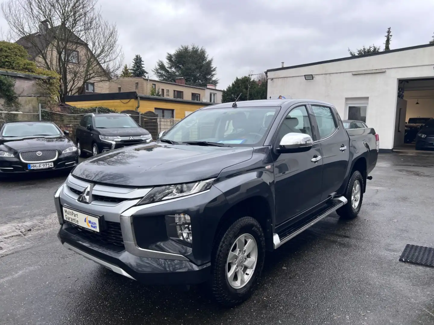 Mitsubishi L200 Doppelkabine 4WD *SZ*4WD*AHK*Werksgarantie Grau - 2