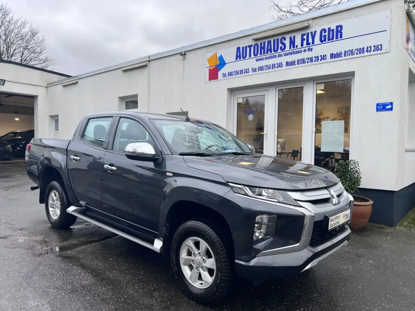 Mitsubishi L200 Doppelkabine 4WD *SZ*4WD*AHK*Werksgarantie Grau - 1