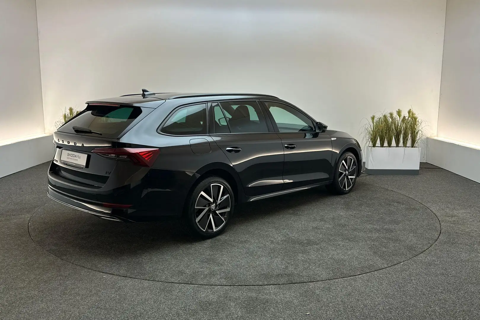 Skoda Octavia Combi 1.4 TSI 204pk DSG iV PHEV Sportline Business Noir - 2