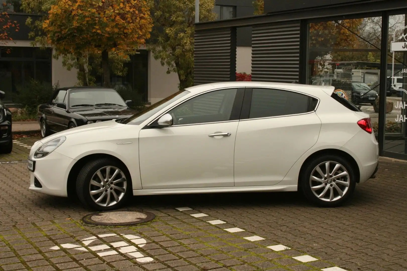 Alfa Romeo Giulietta Turismo Weiß - 2
