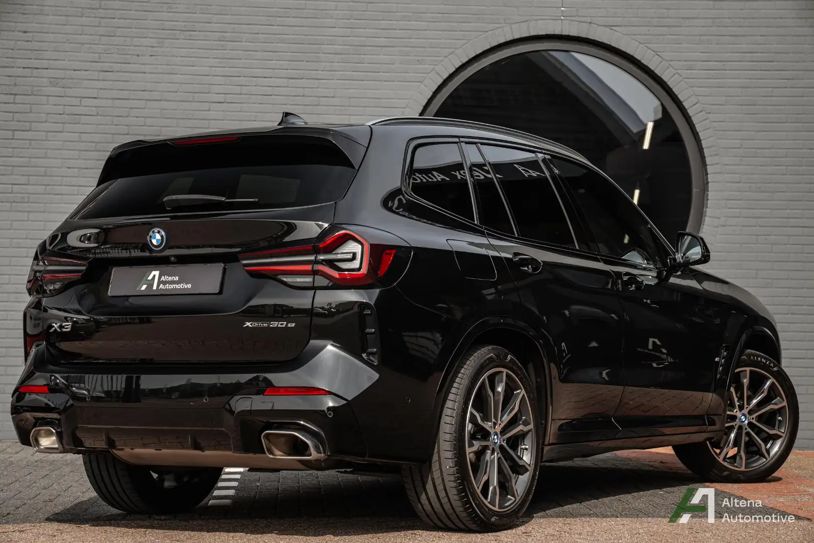 BMW X3 xDrive30e Business Edition Plus M-sport, panoramad Zwart - 2