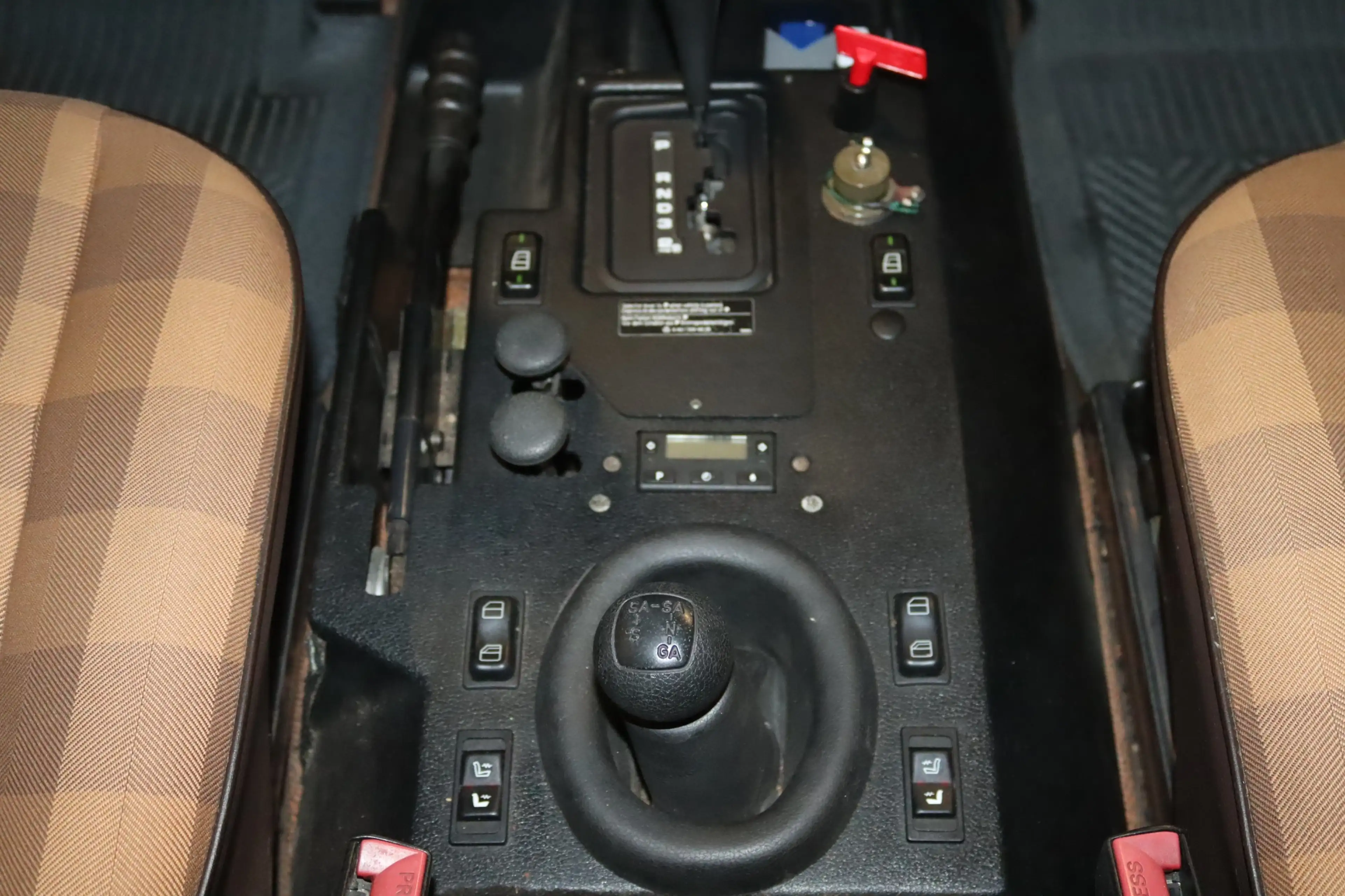 Mercedes-Benz G 290 Puch lang Automatik-AHK-SHZ-STDHZ- — photo 14