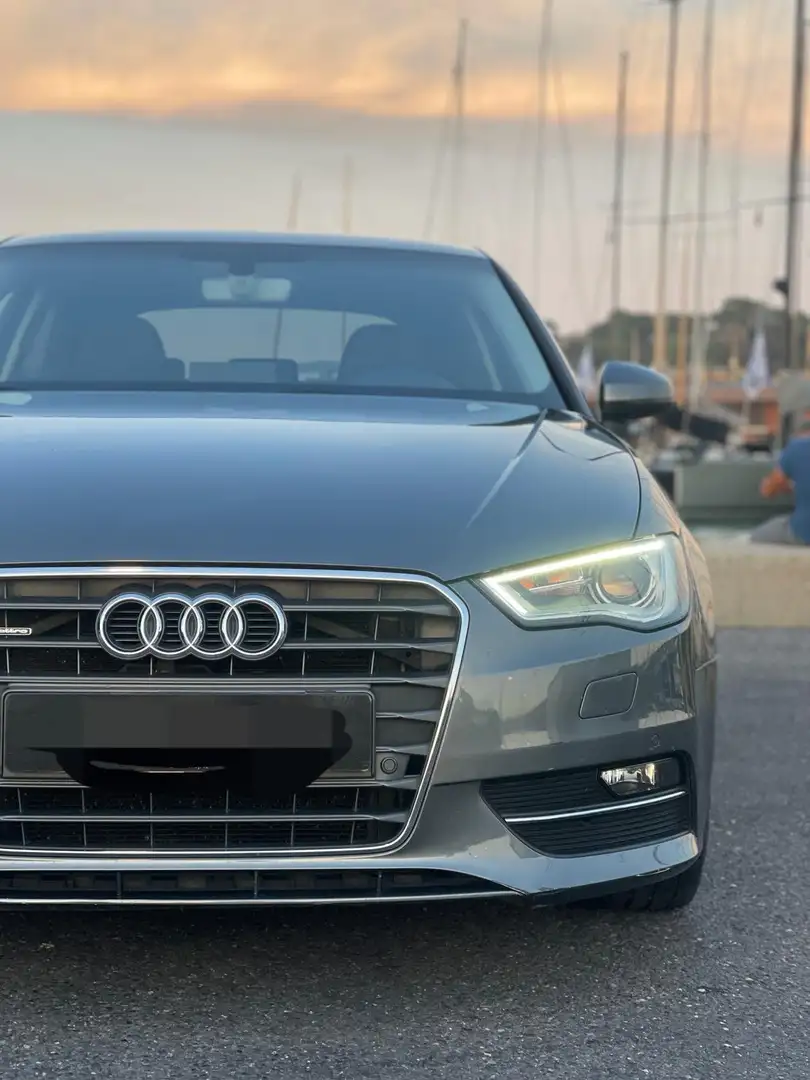 Audi A3 S-line S-tronic quattro 2.0l 184cv Gris - 2
